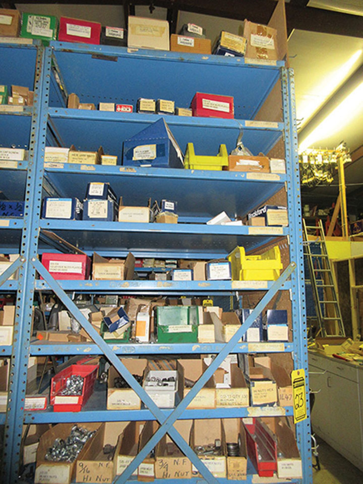 CONTENTS OF (1) SIDE OF (4) SECTIONS OF SHELF UNIT: BOLTS, WASHERS, NUTS, LOCK WASHERS, ETC. *** - Image 6 of 7