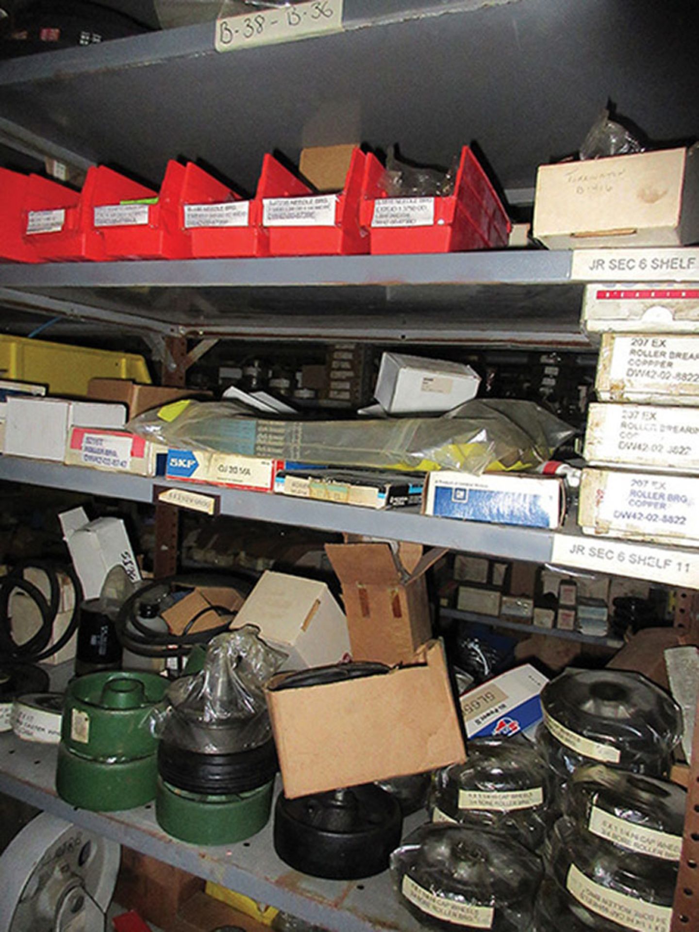 CONTENTS OF LOWER PART (1) SIDE, (4) SECTIONS OF SHELF UNIT: ASSORTMENT OF WHEELS & CASTERS; - Image 4 of 10