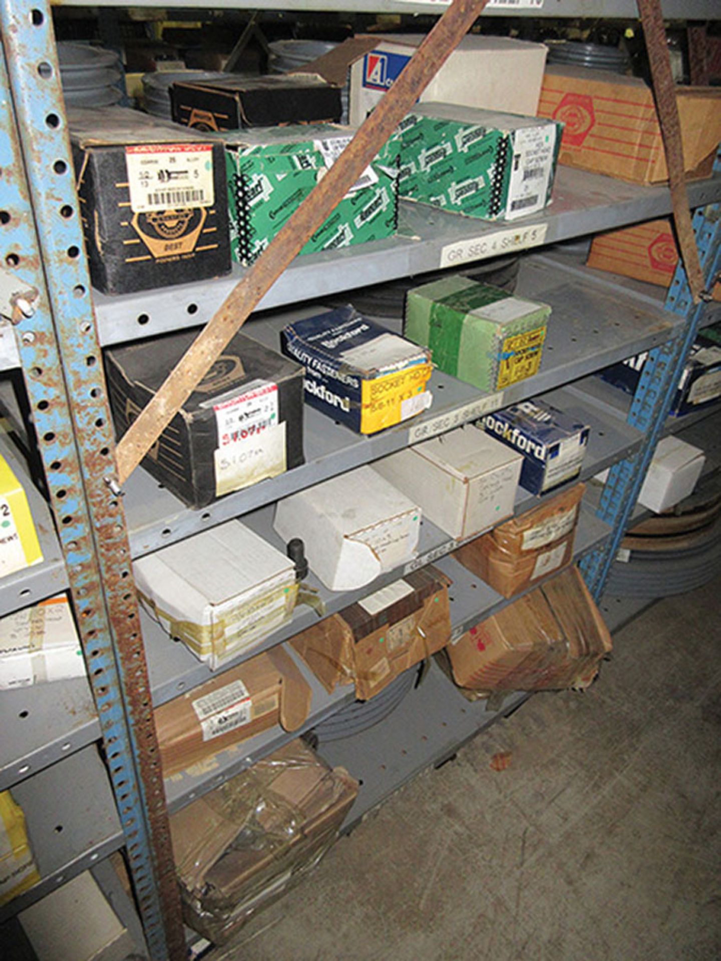 CONTENTS OF (1) SIDE, (5) SECTIONS OF SHELF UNIT: LARGE ASSORTMENT OF SOCKET HEAD CAP SCREWS *** - Image 7 of 17