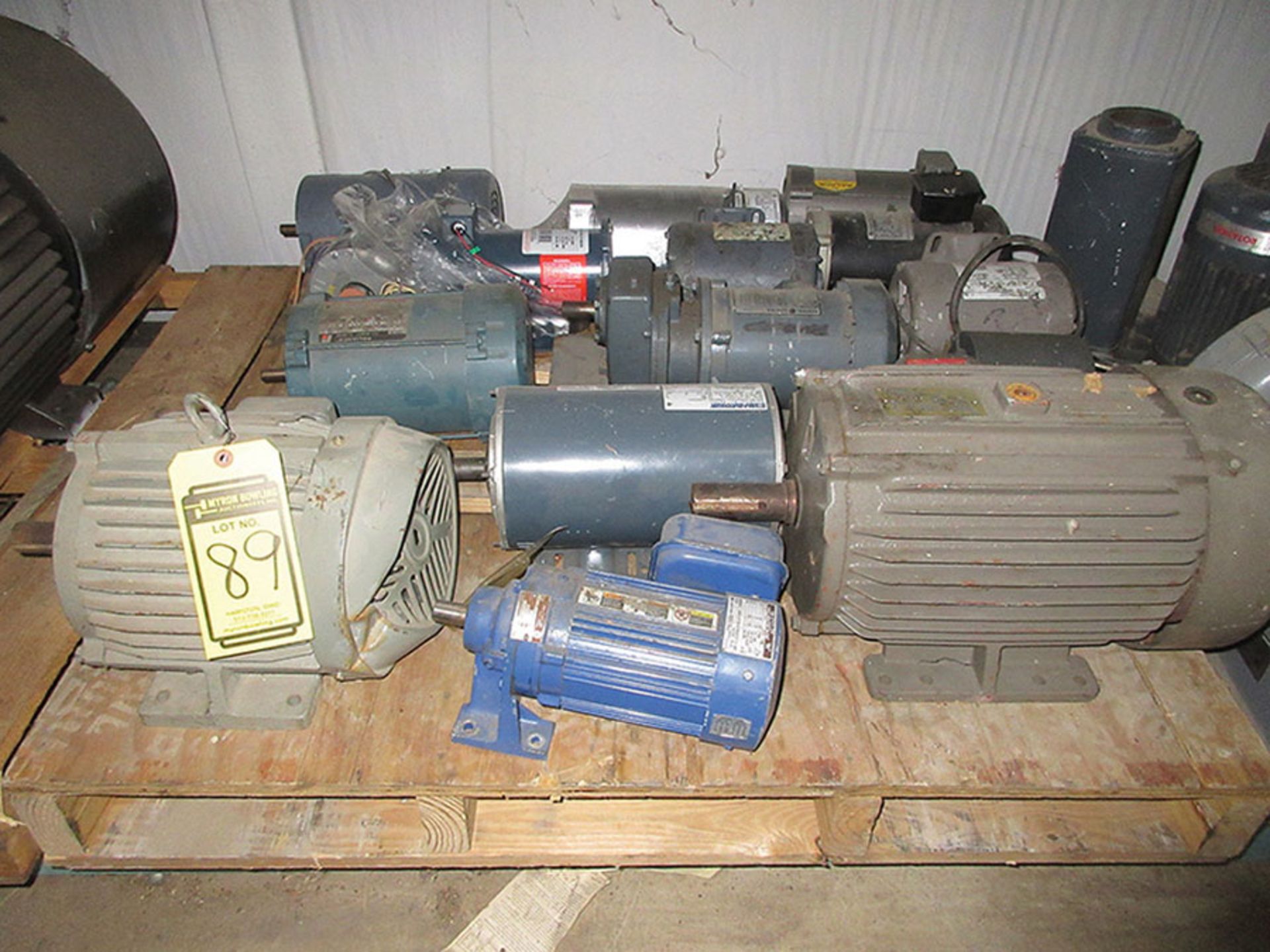 ASSORTMENT OF ELECTRIC MOTORS & (2) VACUUM PUMPS; BALDOR 1/2-HP (X2); MAGNETEK 2-HP, 3-PHASE;