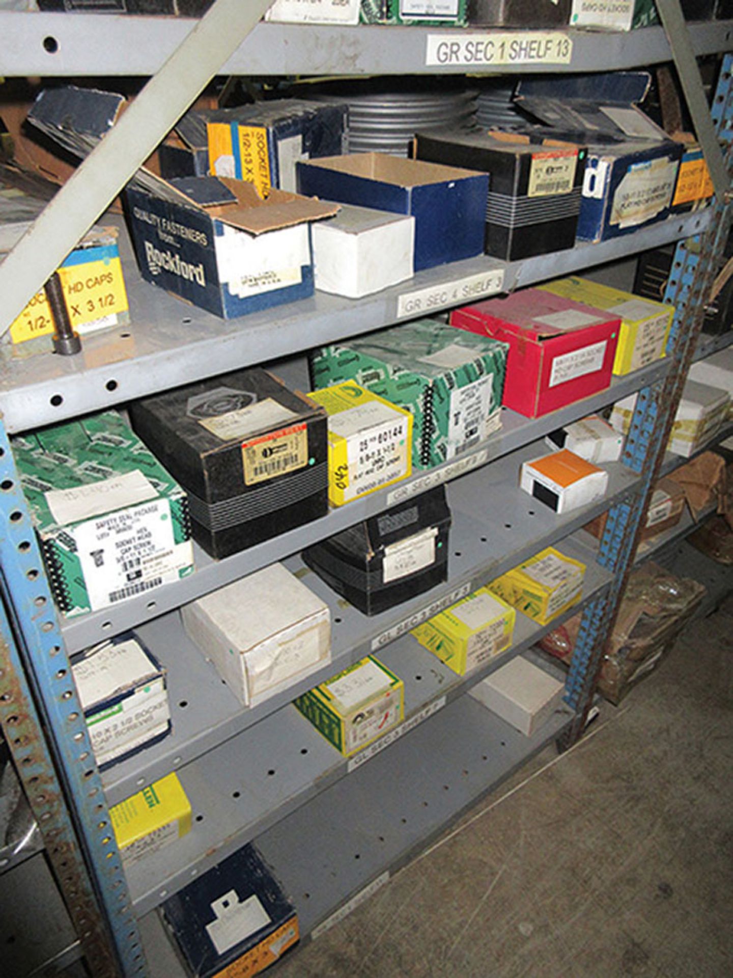 CONTENTS OF (1) SIDE, (5) SECTIONS OF SHELF UNIT: LARGE ASSORTMENT OF SOCKET HEAD CAP SCREWS *** - Image 6 of 17