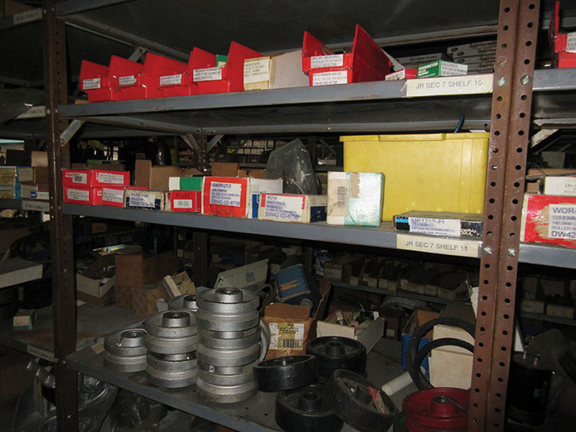 CONTENTS OF LOWER PART (1) SIDE, (4) SECTIONS OF SHELF UNIT: ASSORTMENT OF WHEELS & CASTERS; - Image 8 of 10