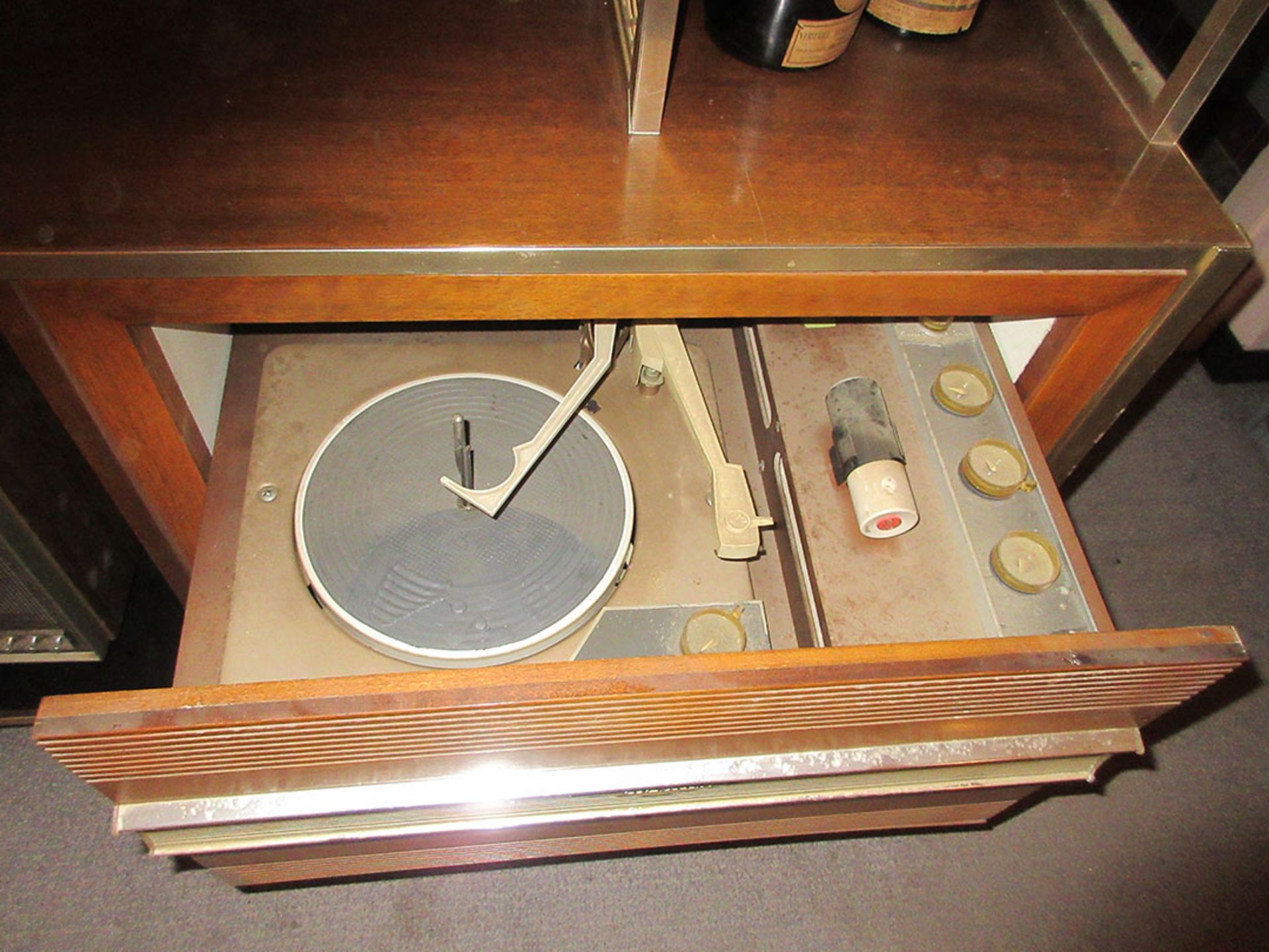 RCA VICTOR ENTERTAINMENT CENTER WITH OLD 78'S - Image 2 of 2