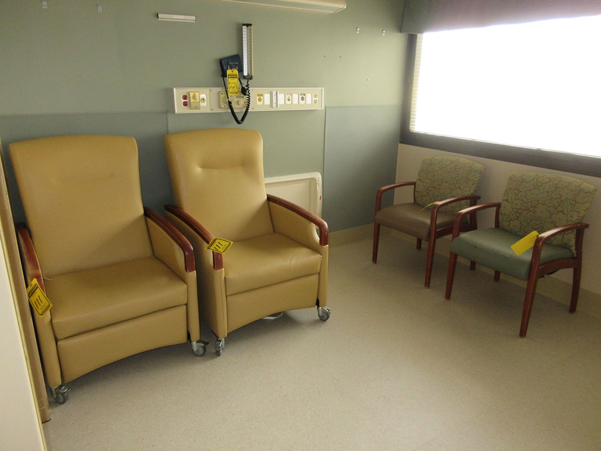 (2) PATIENT CHAIRS & (2) LOBBY CHAIRS