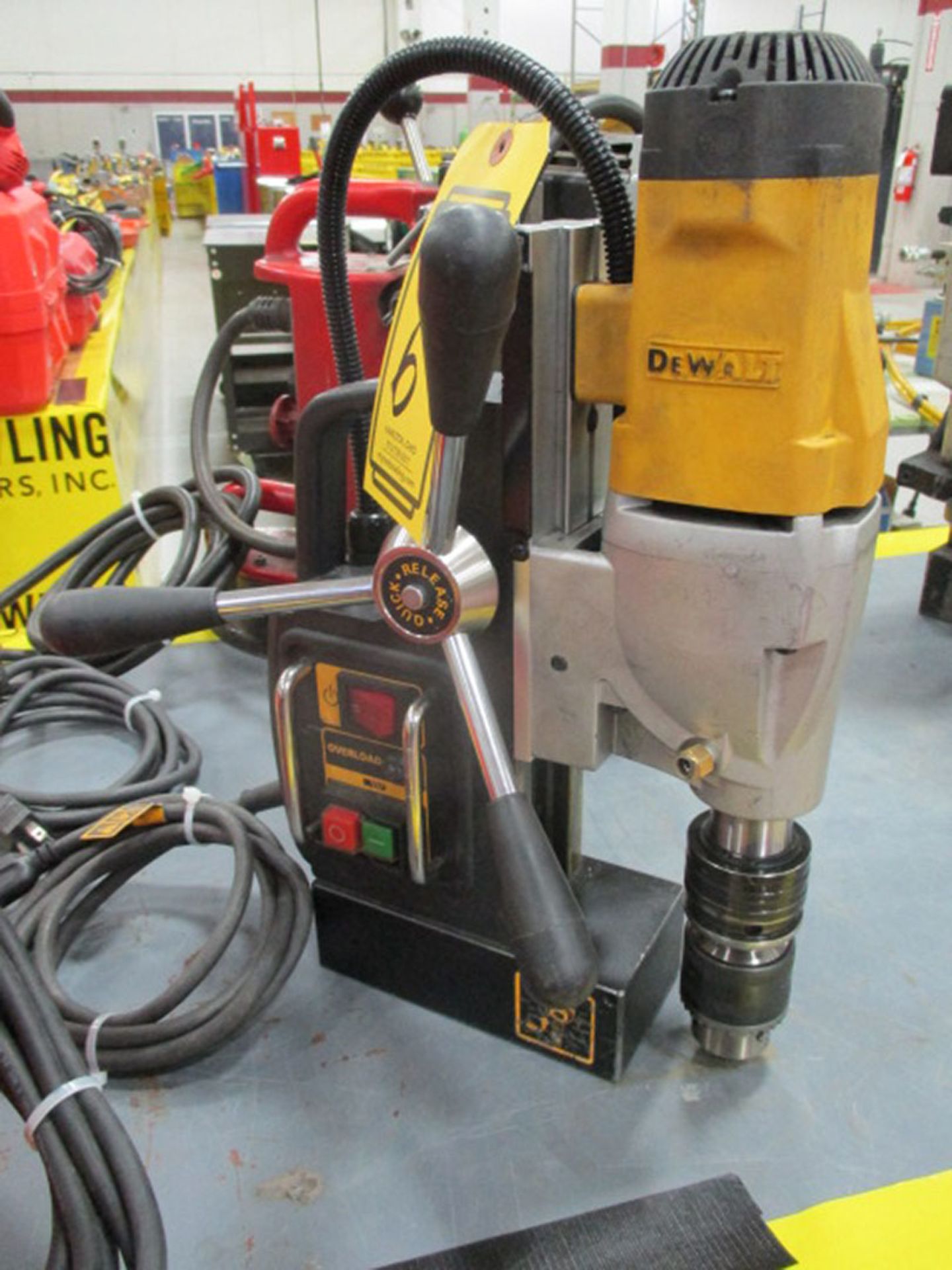 DEWALT DWE1622 MAGNETIC BASE DRILL