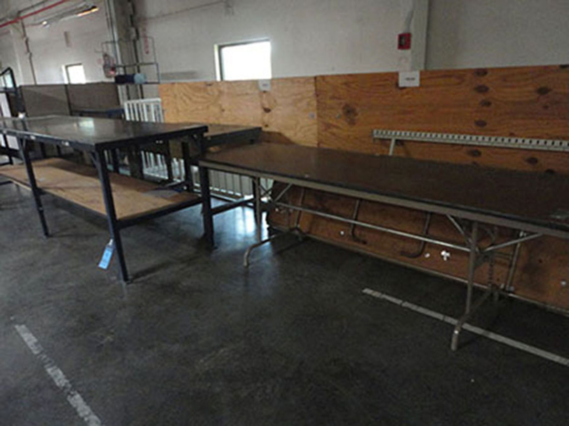 (LOT) MISCELLANEOUS STEEL TABLES