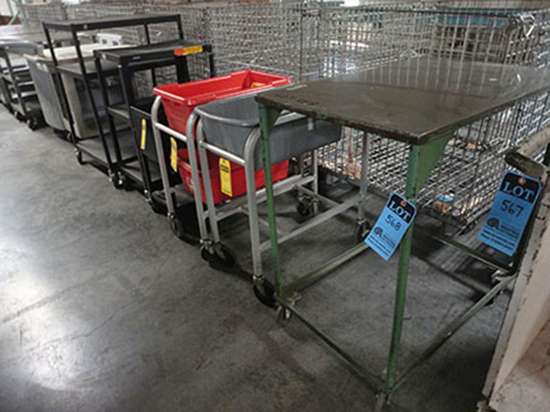 (LOT) MISCELLANEOUS SIZE AND STYLE CARTS