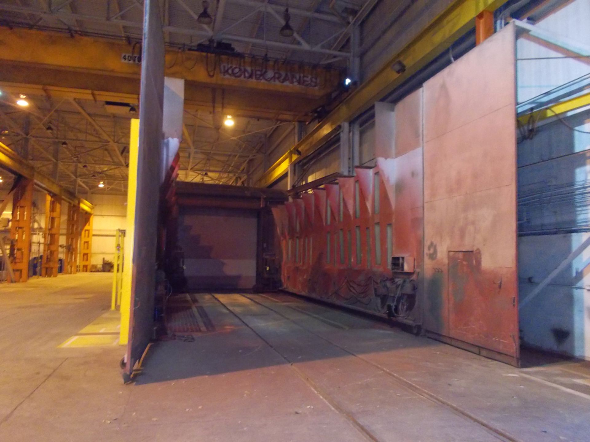 PAINT BOOTH WITH SPRAY GUNS & OUTSIDE BLOWERS - Image 2 of 8