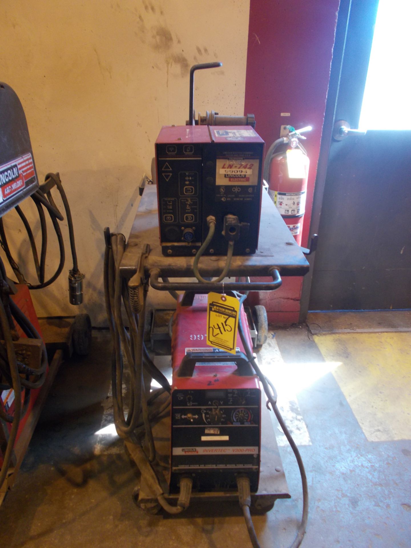 LINCOLN INVERTEC PORTABLE V300-PRO WELDER WITH LN-742 FEEDER; 99740