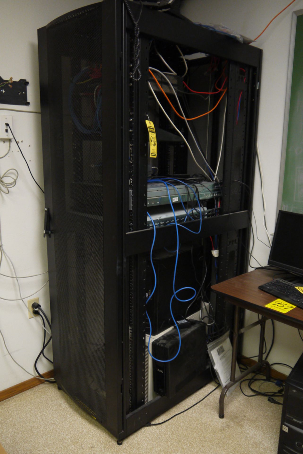 SERVER CABINET FOUNDRY NETWORKS, ALLWORX, APC SMART-UPS 2200