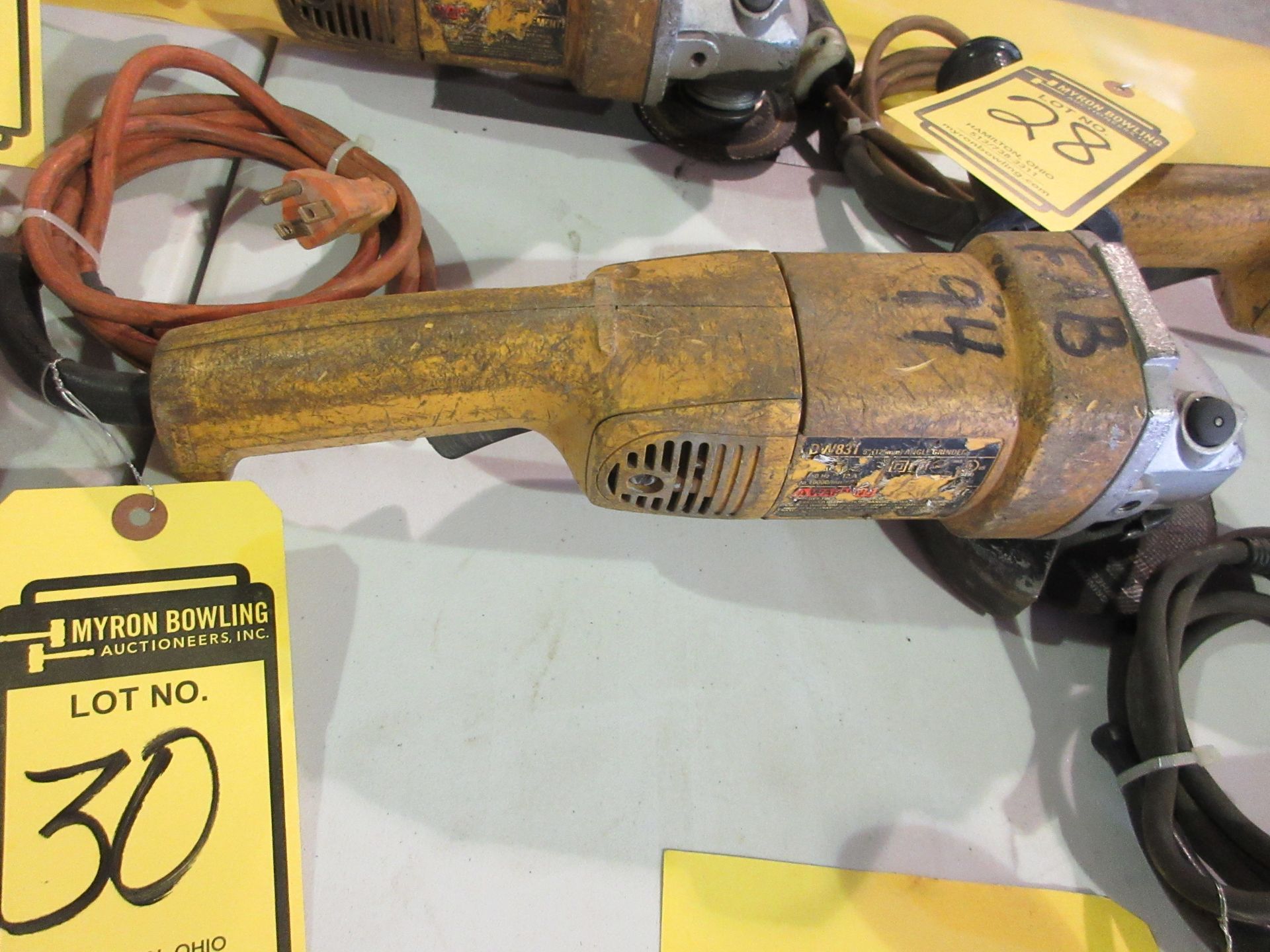 DEWALT DW831 5'' ANGLE GRINDER