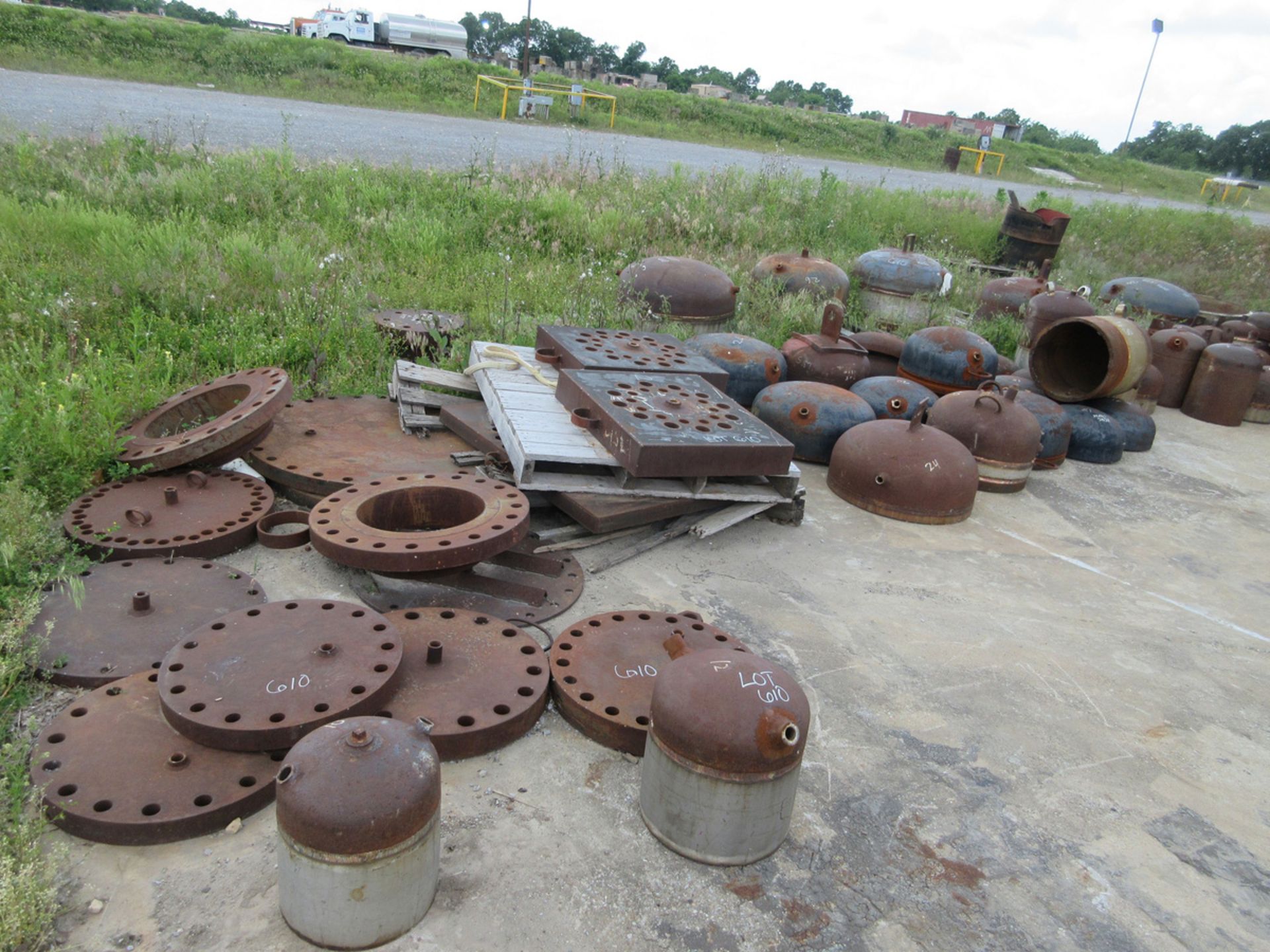 PIPE FLANGES & CAPS