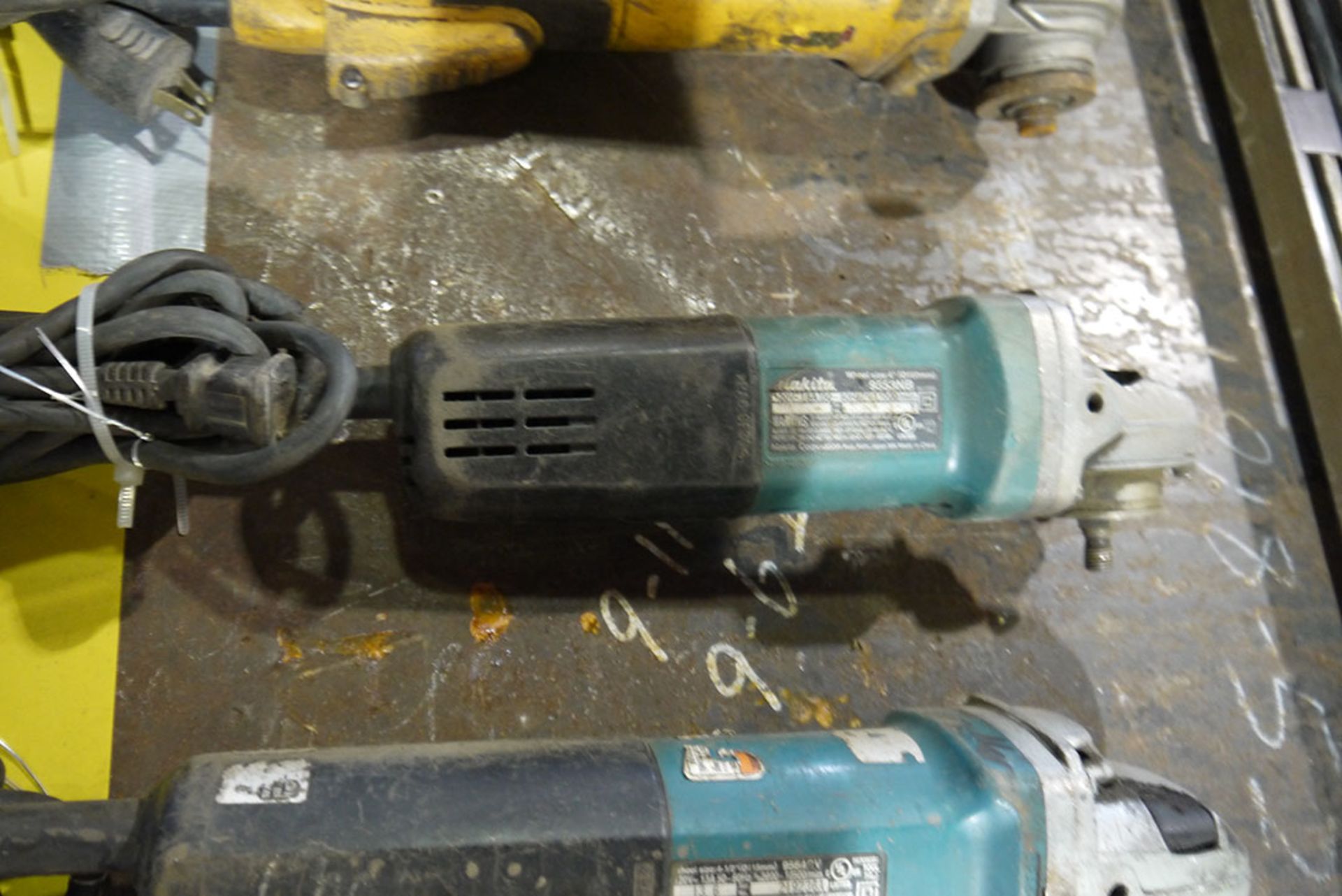 MAKITA 4'' ANGLE GRINDER; MODEL 9553NB