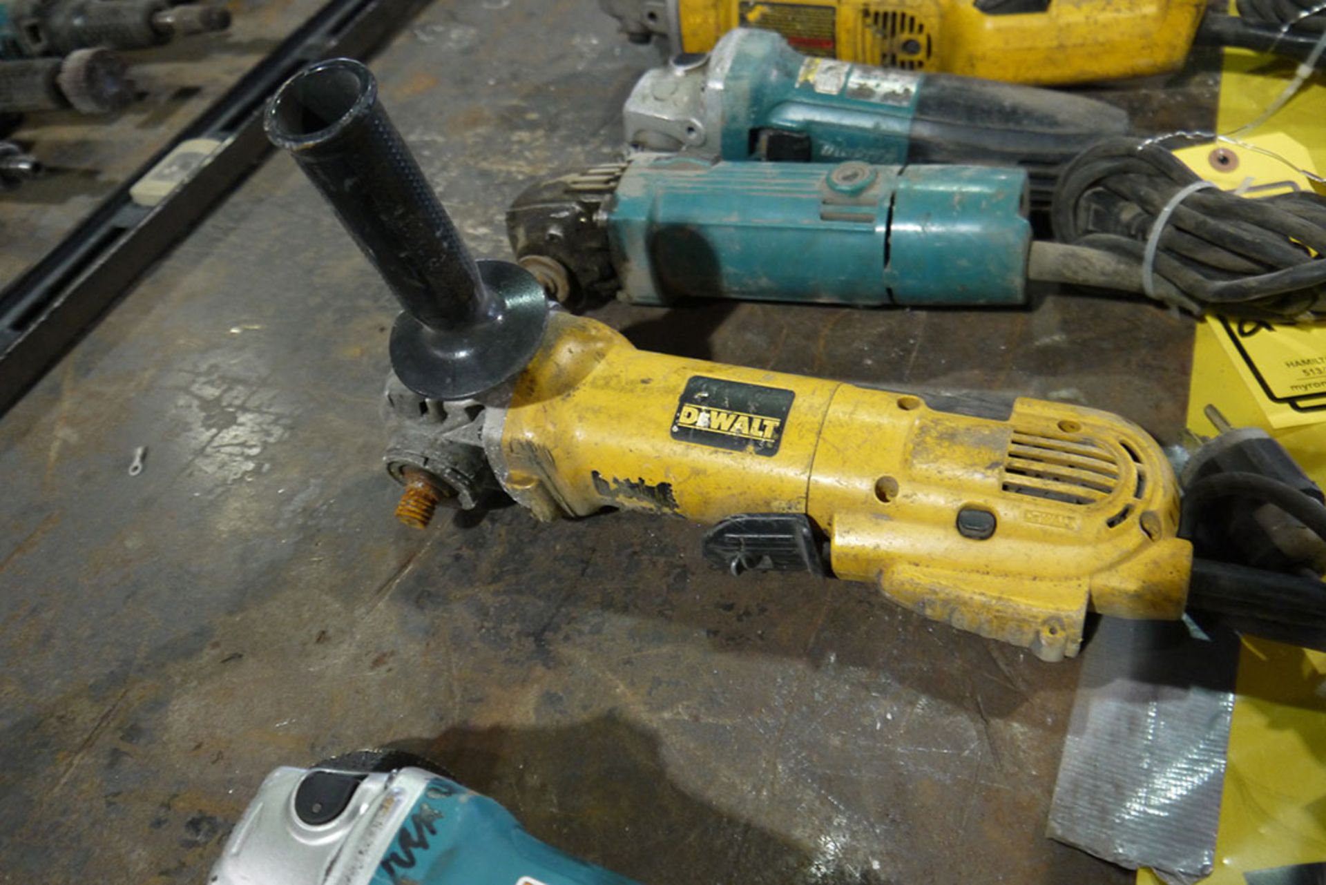 DEWALT D28114 4 1/2'' ANGLE GRINDER; S/N 216333