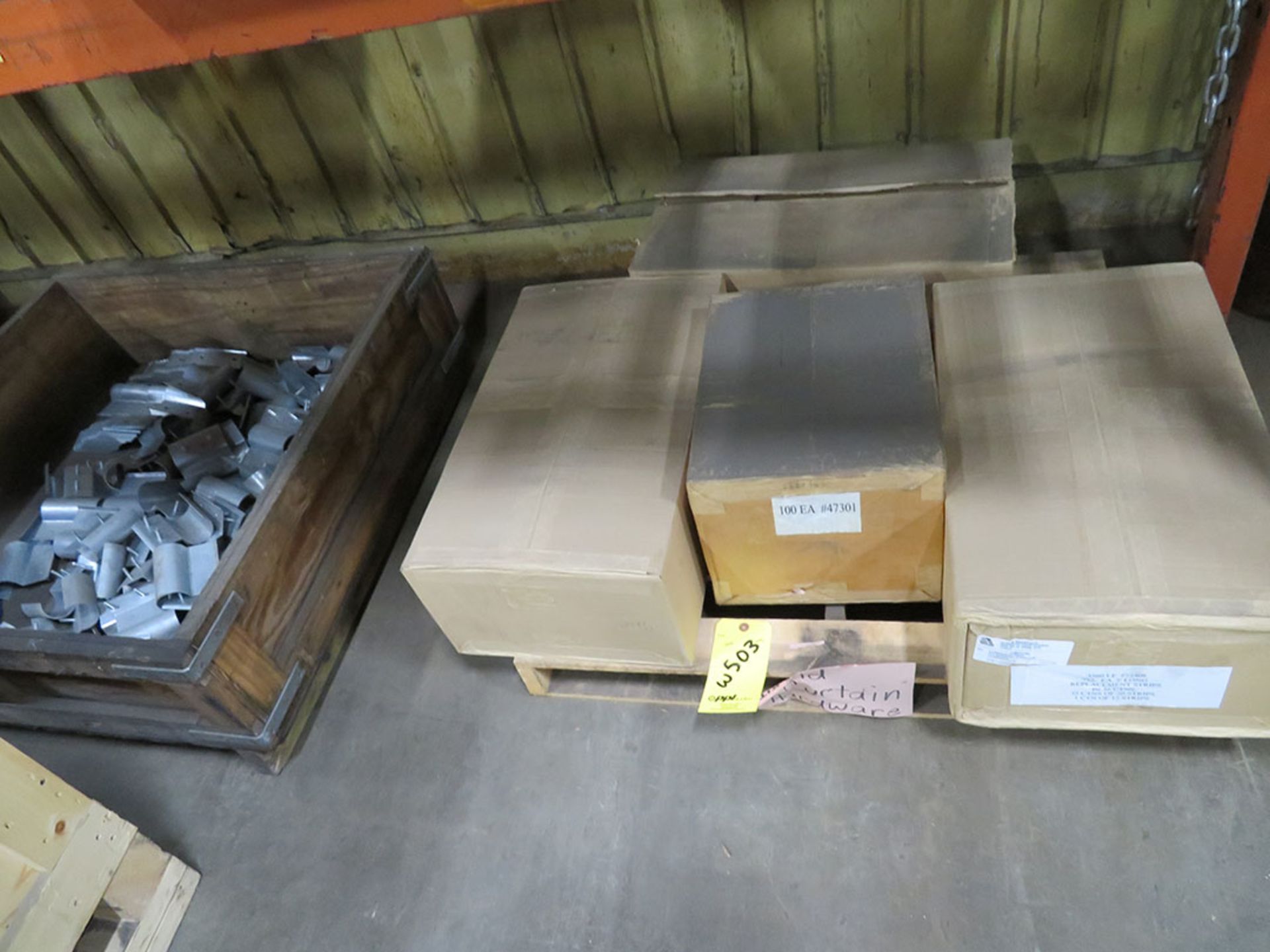 LOT: WELDING CURTAIN PARTS IN (3) CRATES - Bild 2 aus 2