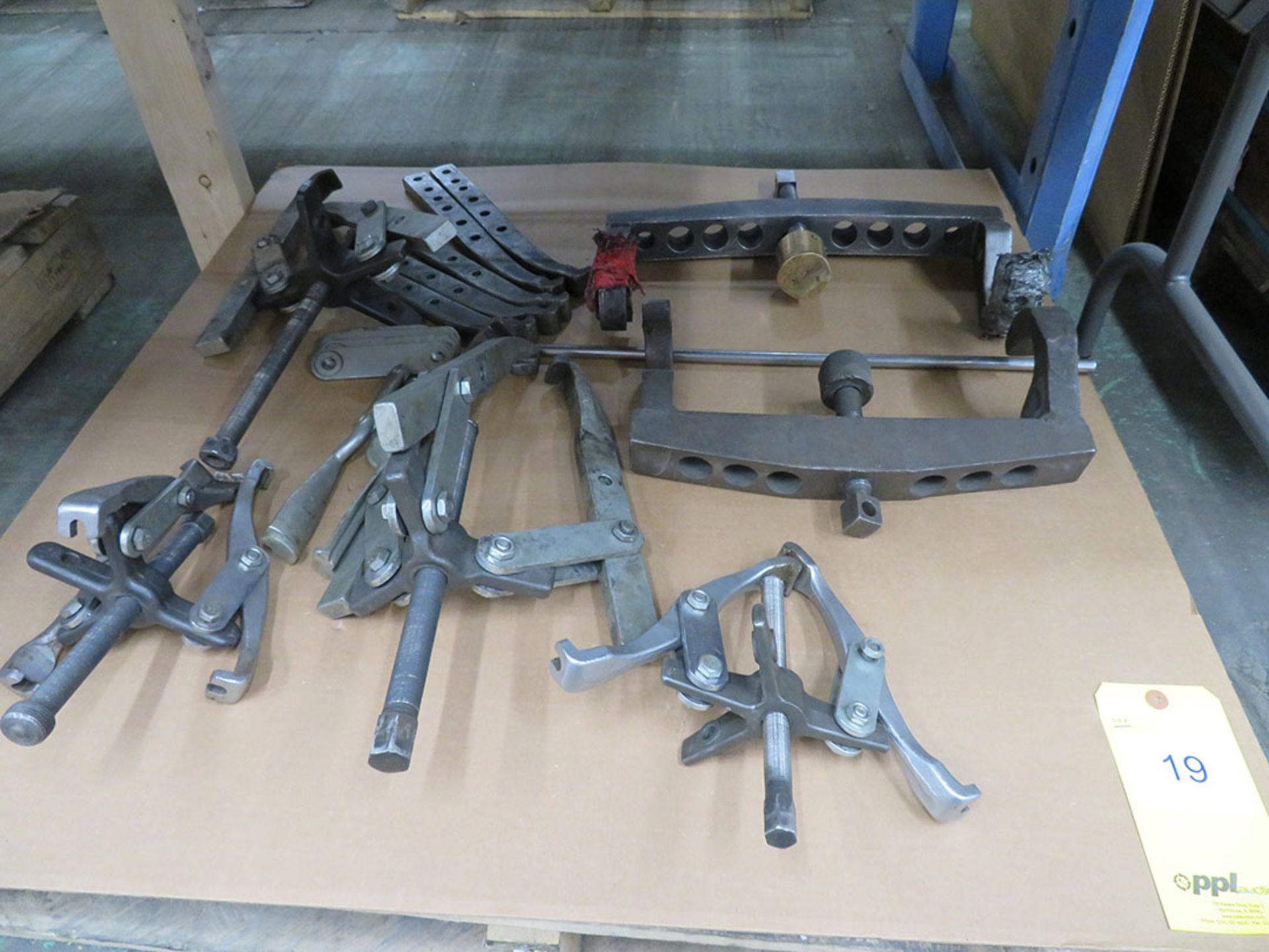 LOT: GEAR PULLERS & MANUAL SHAFT STRAIGHTENERS ON (1) PALLET