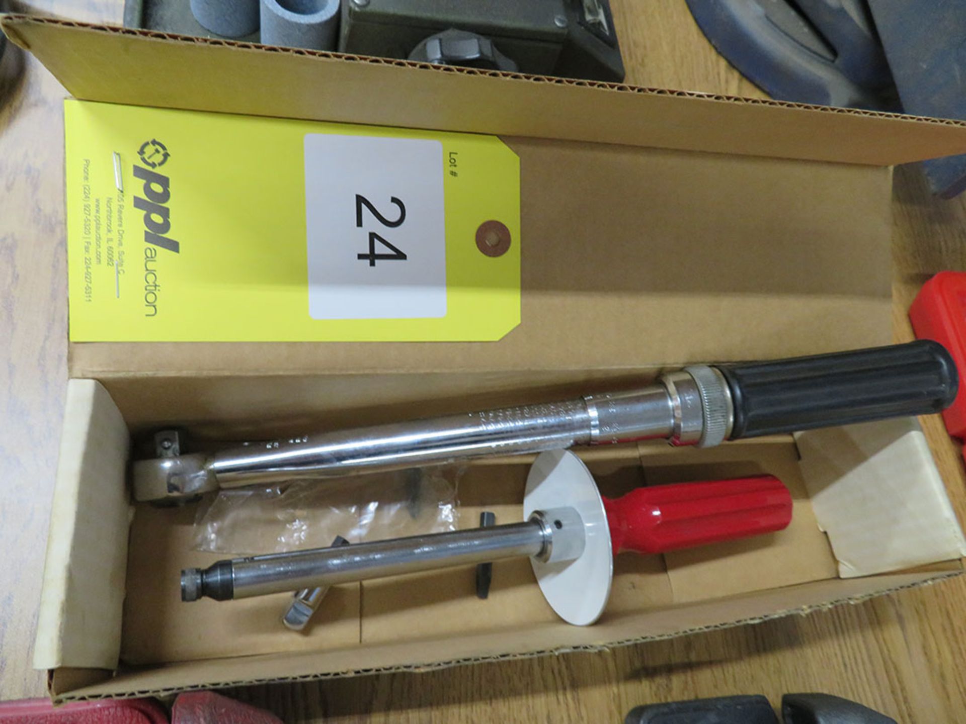 LOT: WILLIAMS 3/8 IN. DRIVE TORQUE WRENCH & TORQUE DRIVER