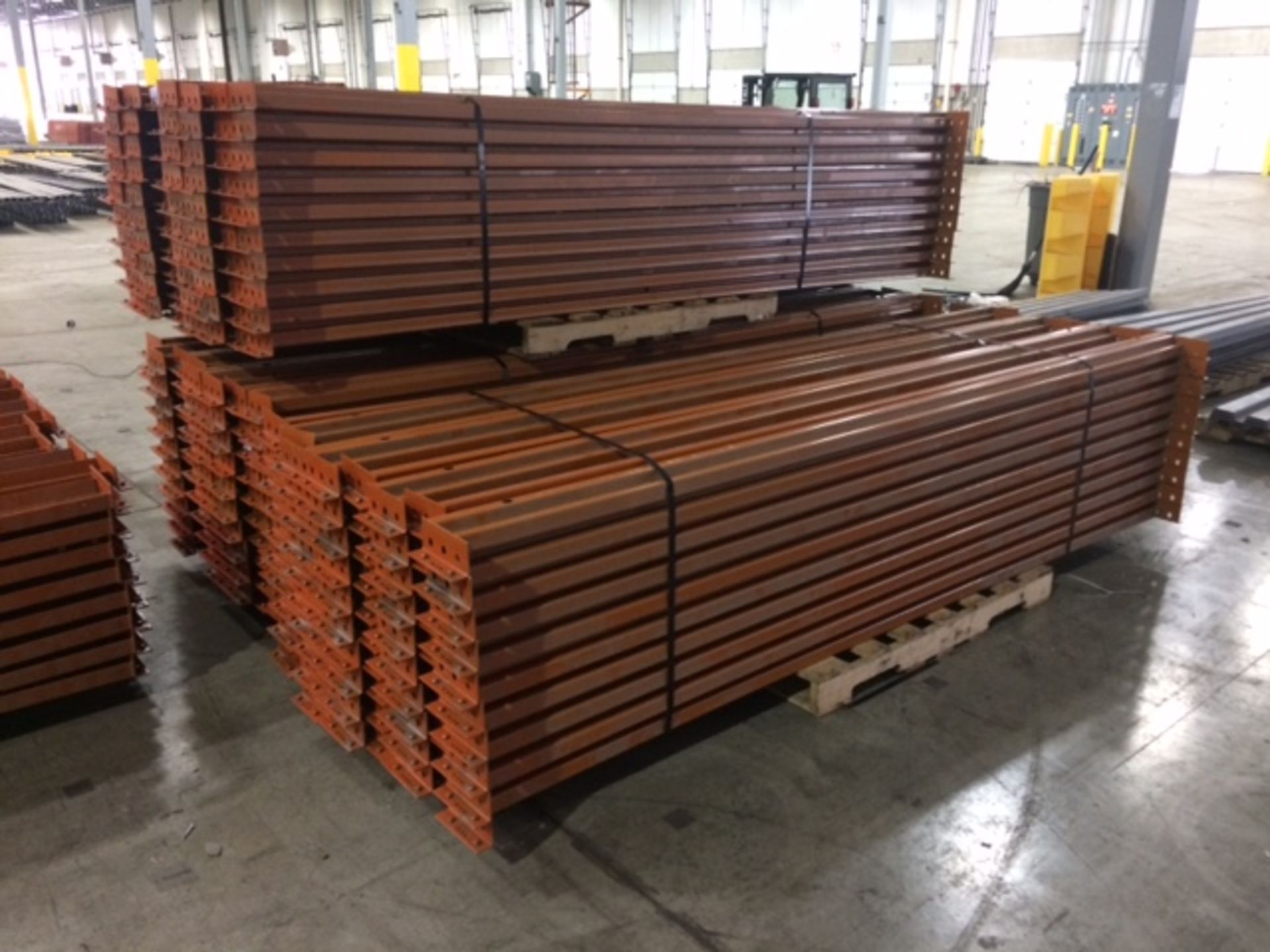 BEAMS: TEARDROP PALLET RACK: 120'' X 2.5'' ORANGE (X400)