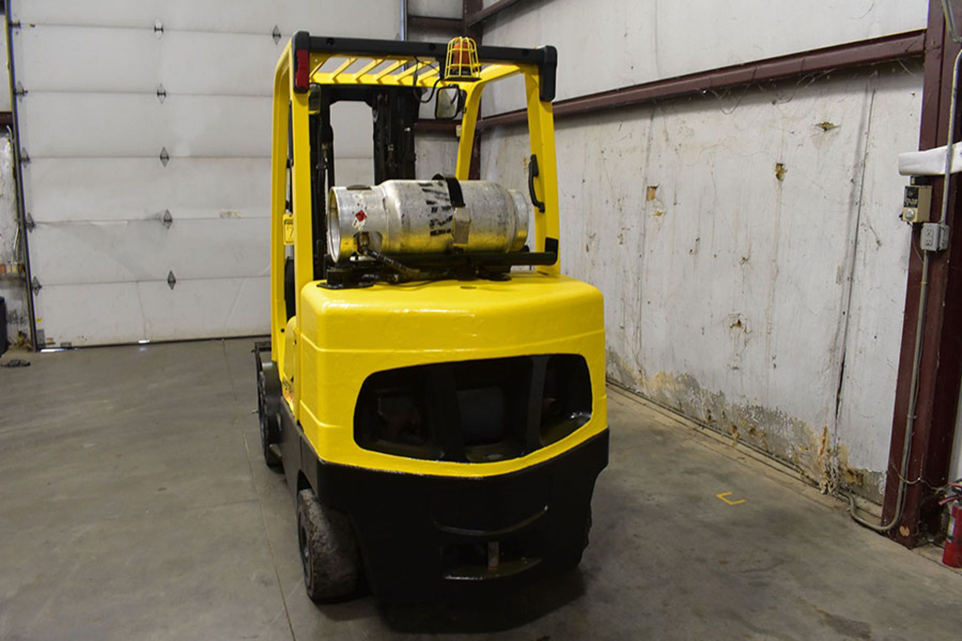 2011 HYSTER 8,000-LB., MODEL: S80FT, S/N: G004V05617J, LPG, MONOTROL, SOLID TIRES, 185'` RAISED/87' - Image 4 of 5