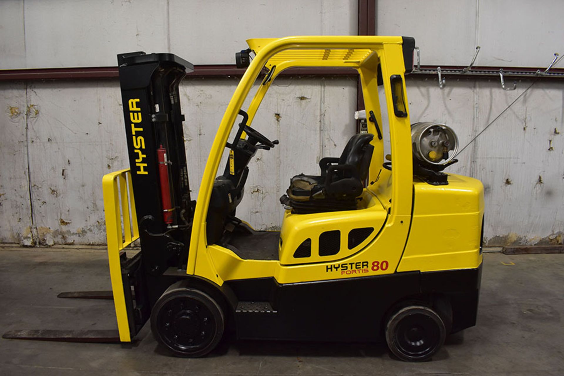 2013 HYSTER 8,000-LB., MODEL: S80FT, S/N: G004V06793K, LPG, LEVER SHIFT, SOLID TIRES, 121'` RAISED - Bild 3 aus 5