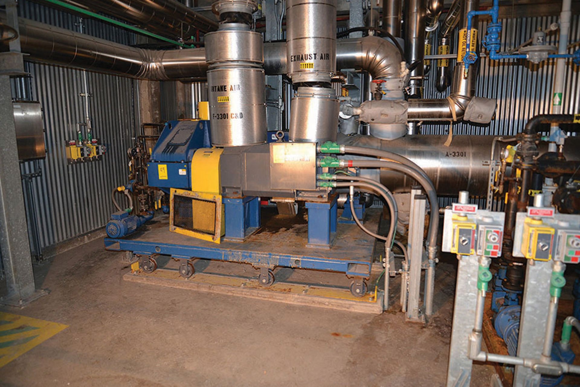 BULK BID OF LOTS 49 & 49A--NFM 12" SINGLE SCREW EXTRUDER•ALLEN-BRADLEY POWERFLEX CABINET, M/N 700S - Image 3 of 30