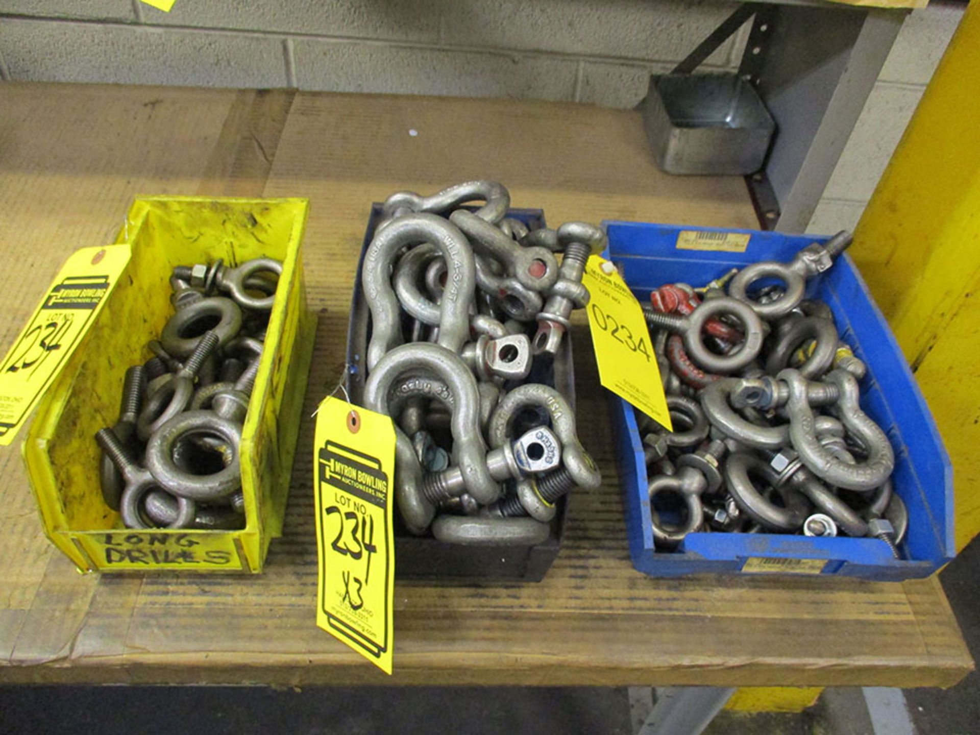 LOT OF ASSORTED SHACKLES & LIFT EYES