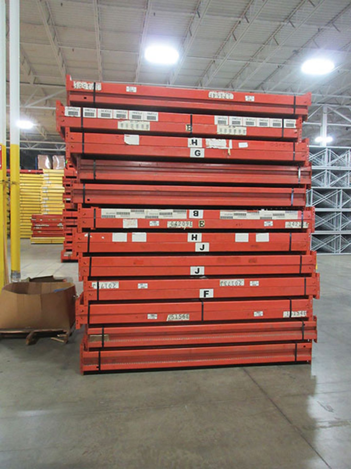 102'' (101-7/8'') X 4'' INTERLAKE NEW STYLE BEAM, 1-5/8'' SLOTTED STEP, CAP# 4000(PAIR), #485, - Image 7 of 7