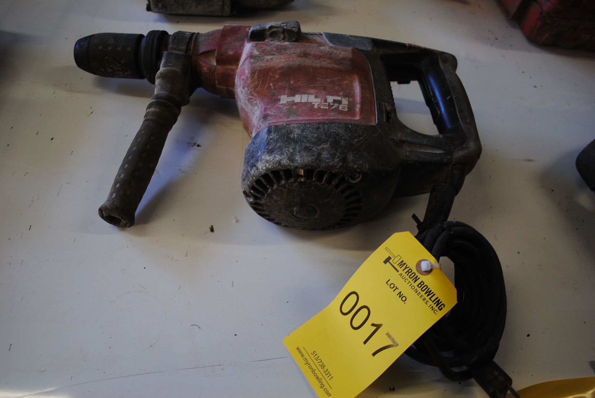 HILTI TE76 ELECTRIC HAMMER DRILL