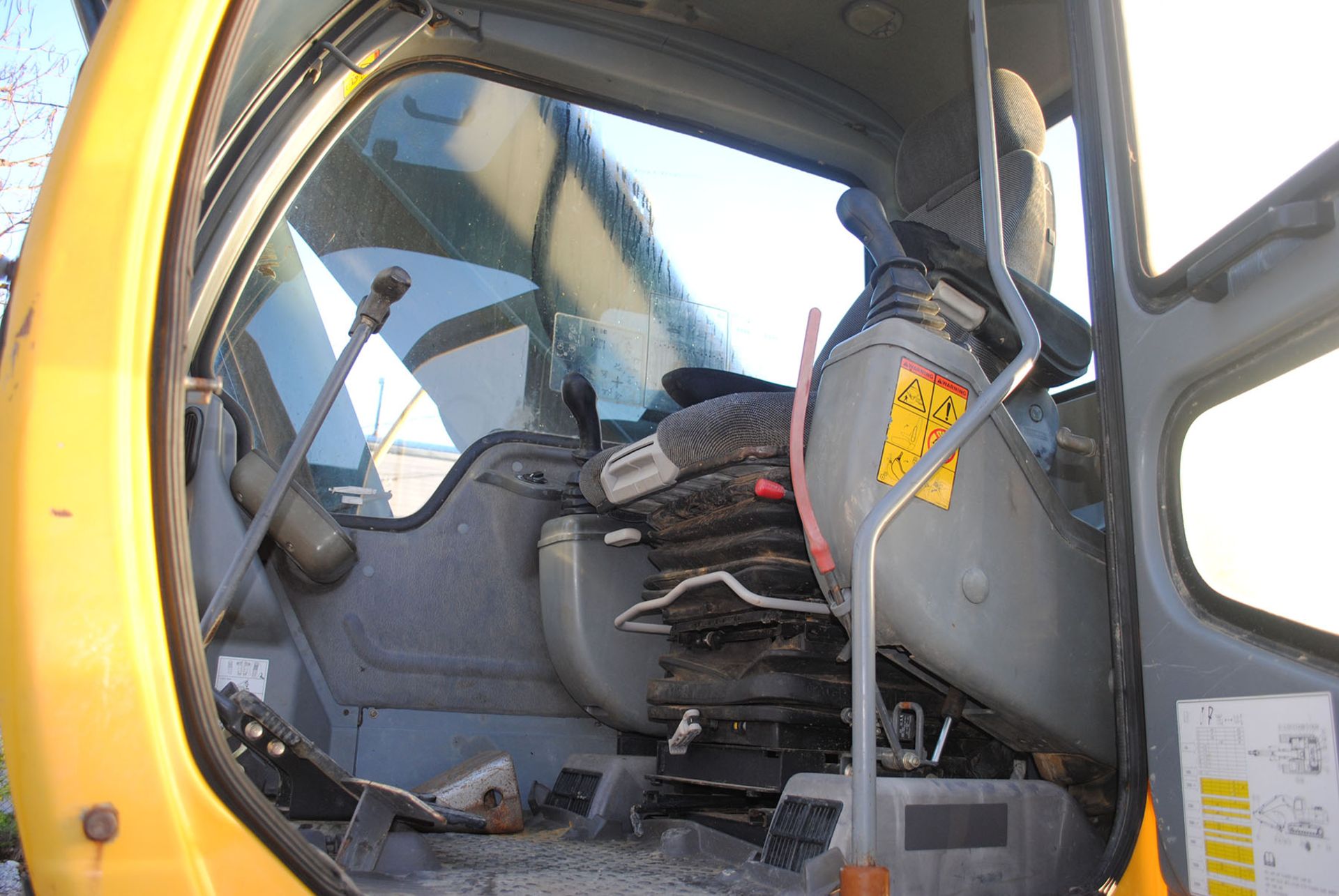 2001 VOLVO E290LC HYDRAULIC EXCAVATOR; PIN EC2906LCC-03657, 10,500 COUNTERWEIGHT, ENCLOSED CAB - Image 6 of 6