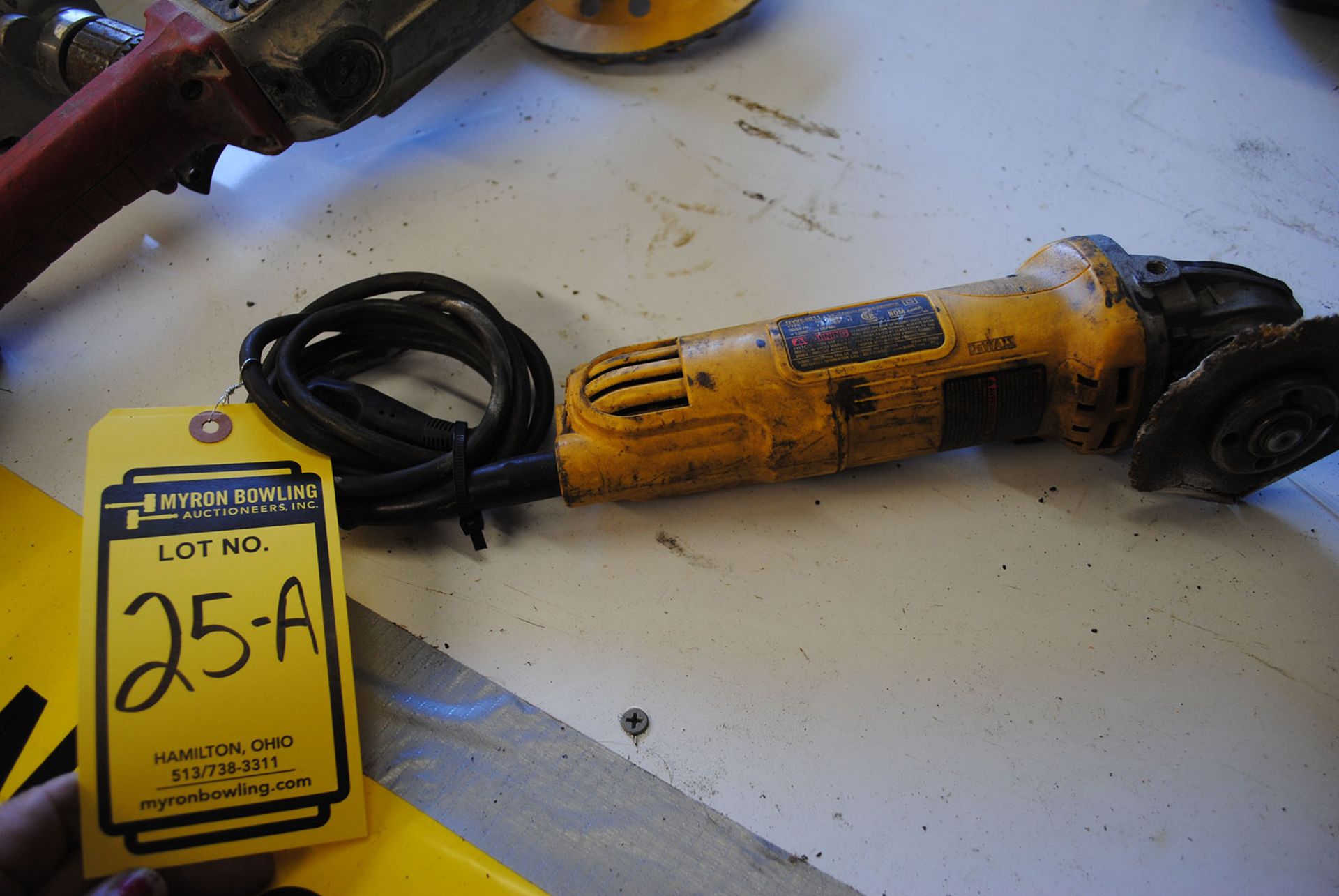 DEWALT ELECTRIC ANGLE GRINDER; DWE4011