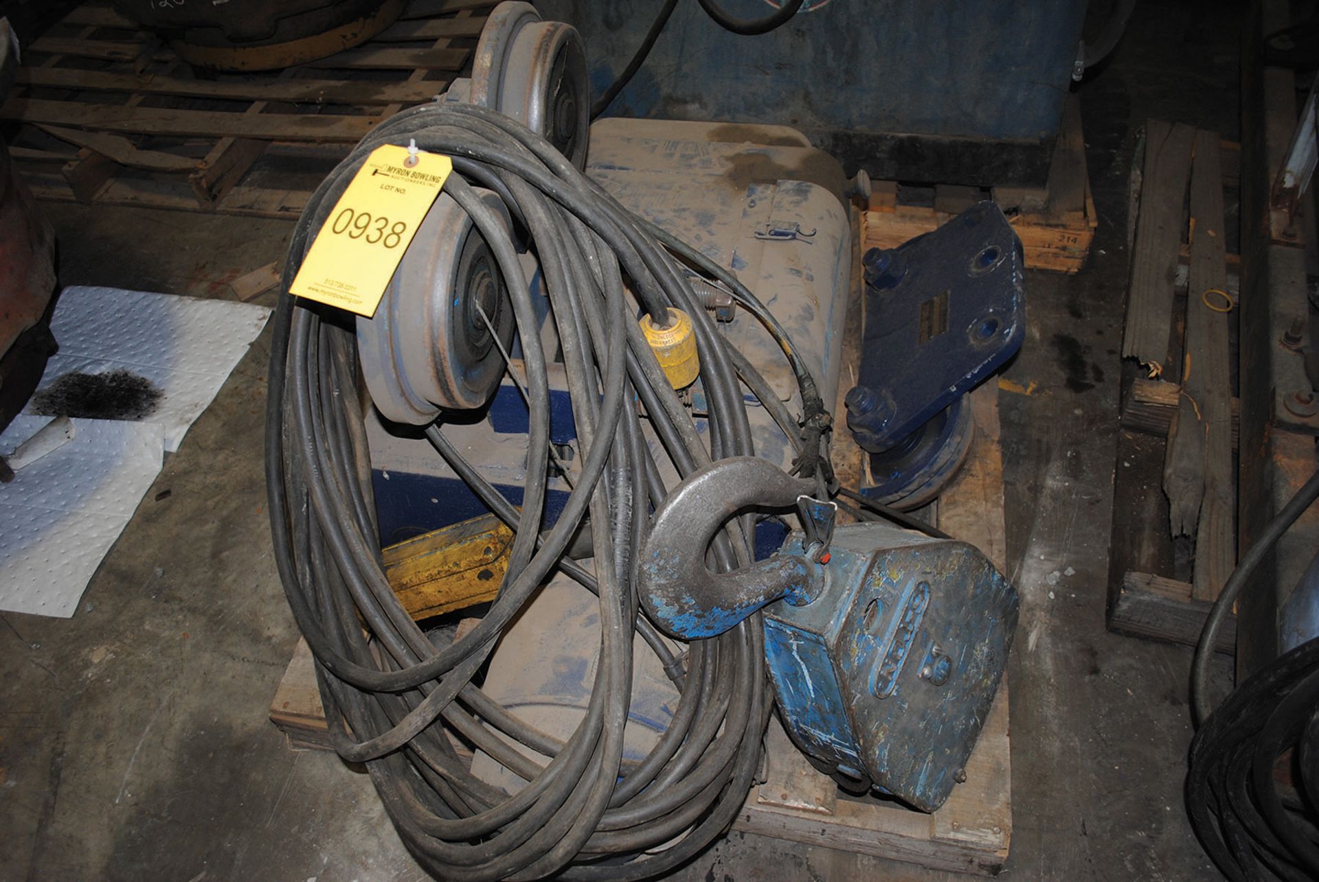 SHAW BOX TROLLEY WITH 5-TON HOIST