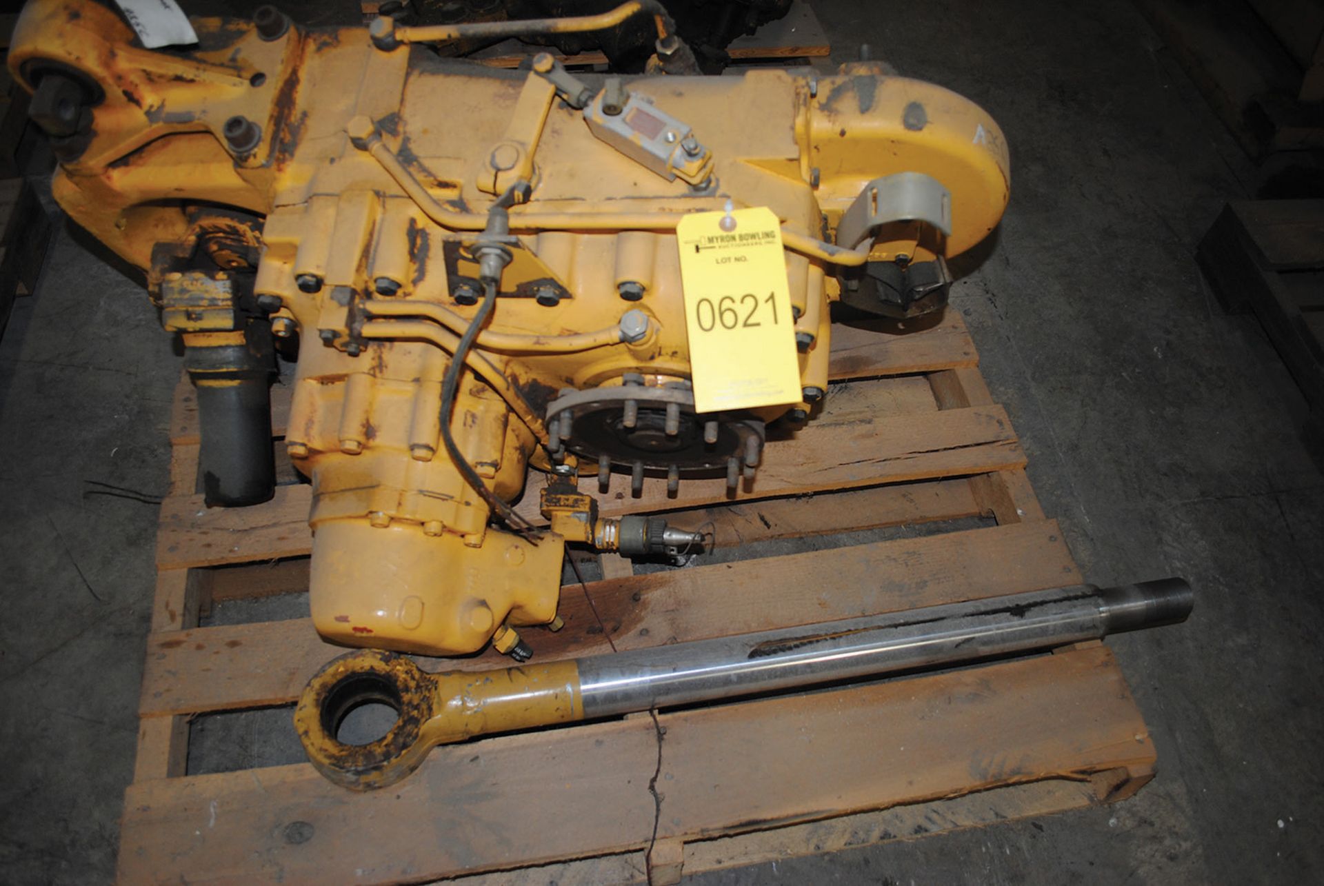 TRANSFER GEARBOX VOLVO A25C (RUNNING TAKE OUT)