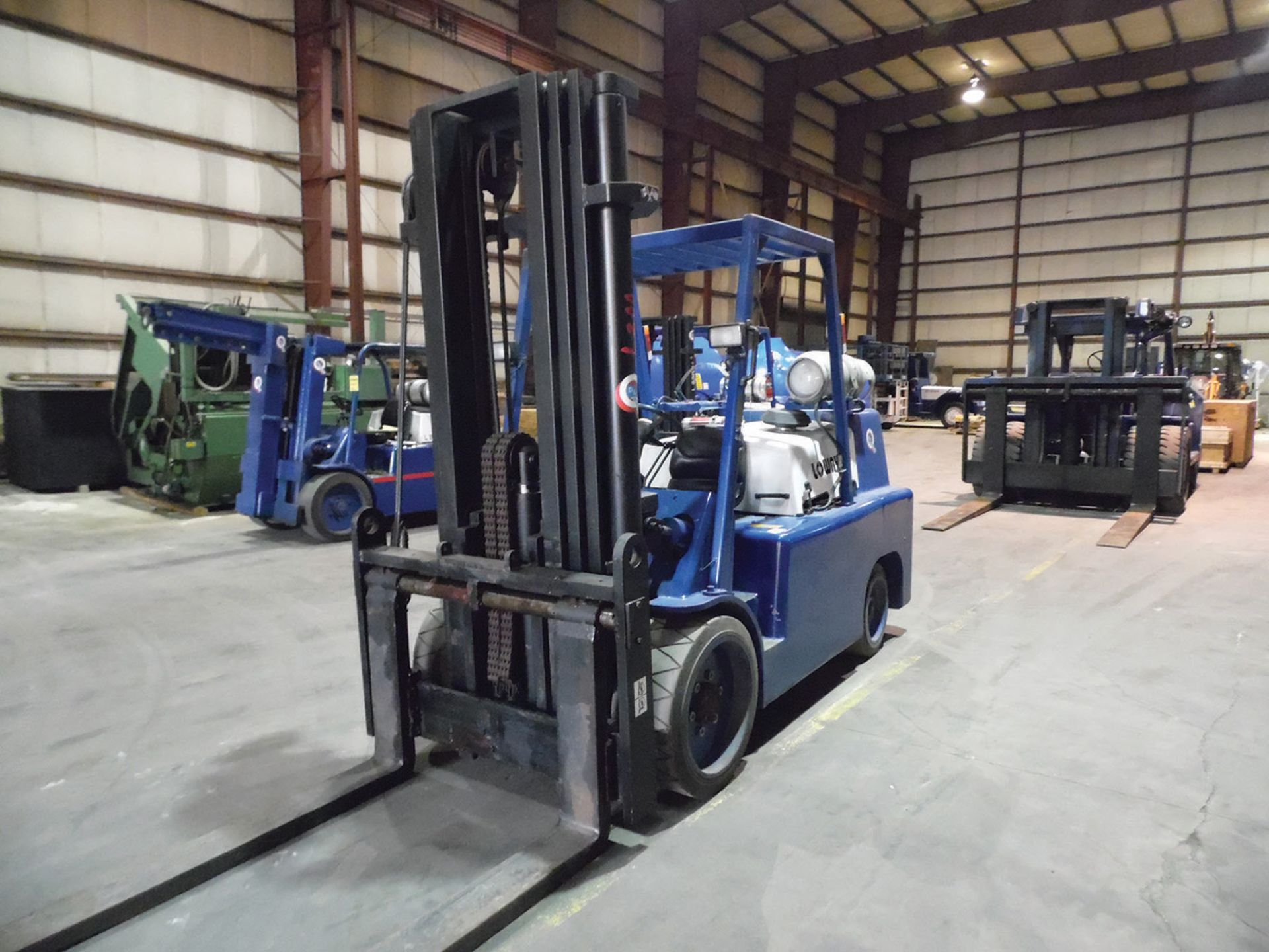 2008 LOWRY 20,000-LB. CAP. FORKLIFT, MODEL L200RS, LP GAS, 29 HOURS, 108'' 3-STAGE MAST, 180'' LIFT, - Image 2 of 2