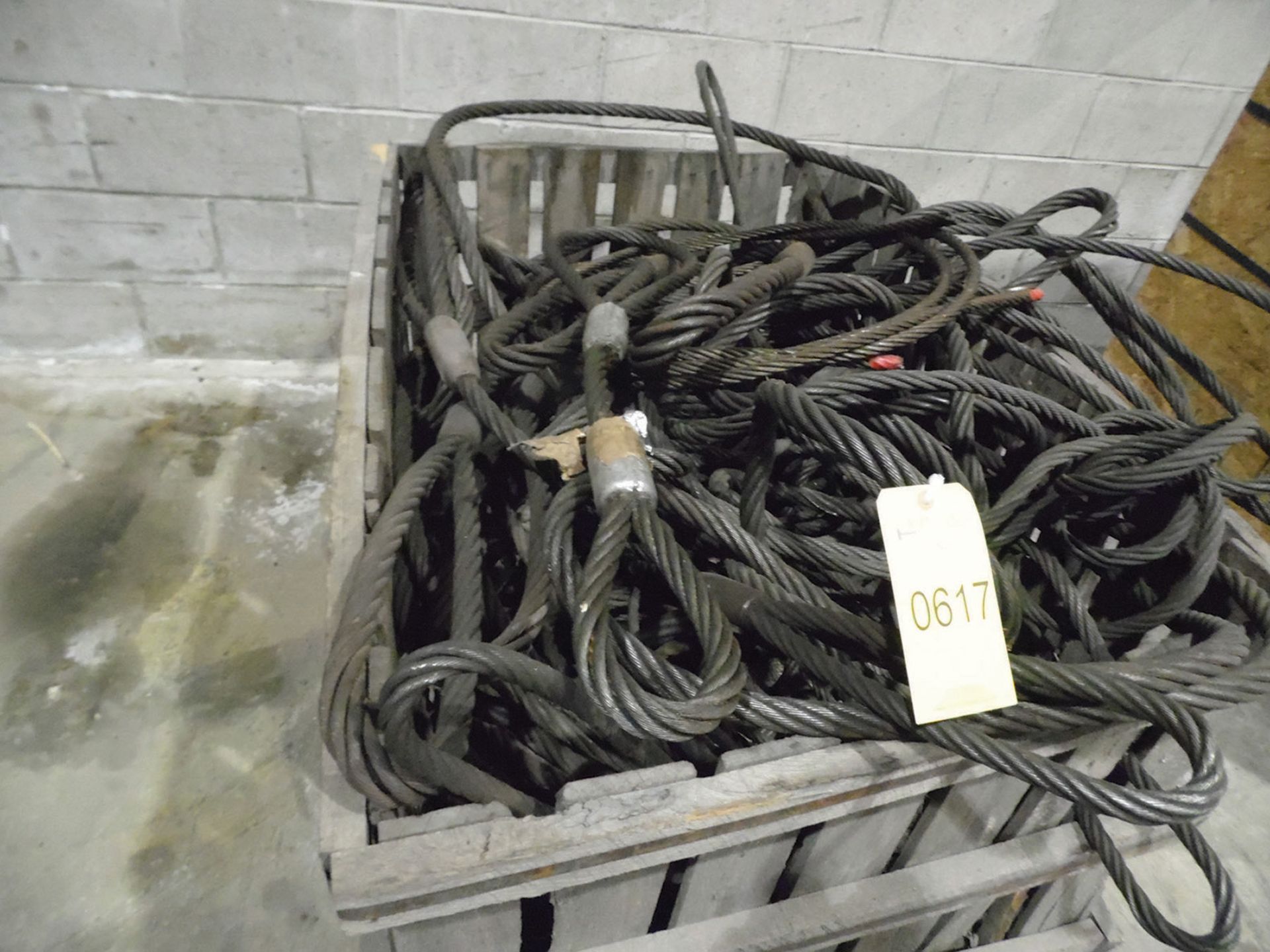 (LOT) ASSORTED SIZES OF CABLE SLINGS