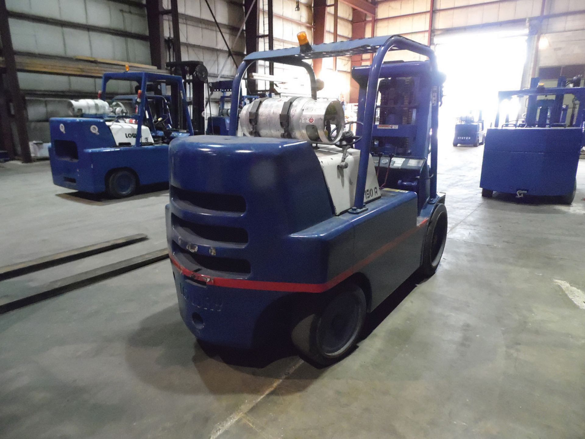 1999 LOWRY 19,000-LB. CAP. FORKLIFT, MODEL L190A, LP GAS, 438 HOURS, 84'' 2-STAGE MAST, 96'' LIFT, - Image 2 of 2