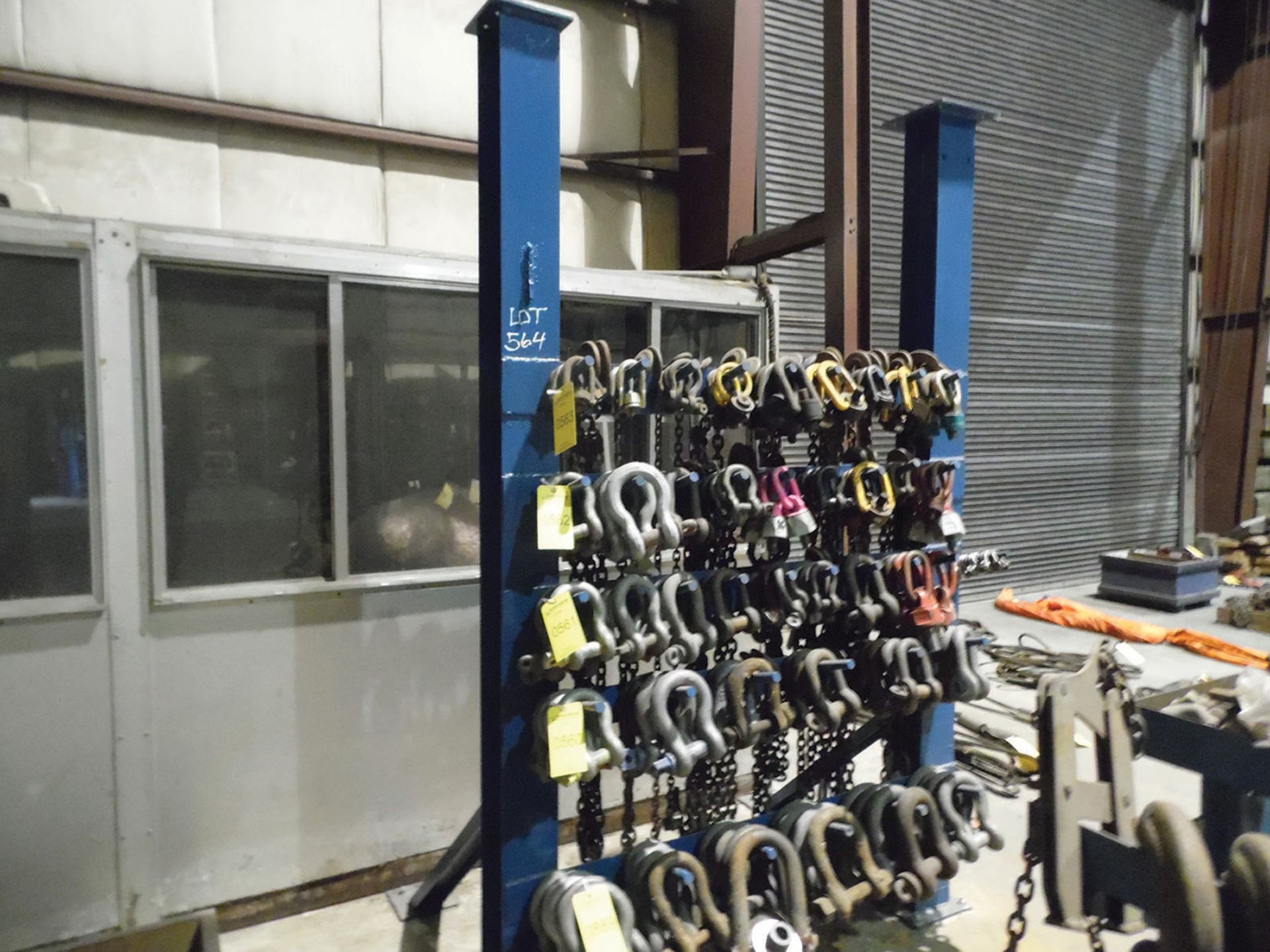 SHACKLE RACK