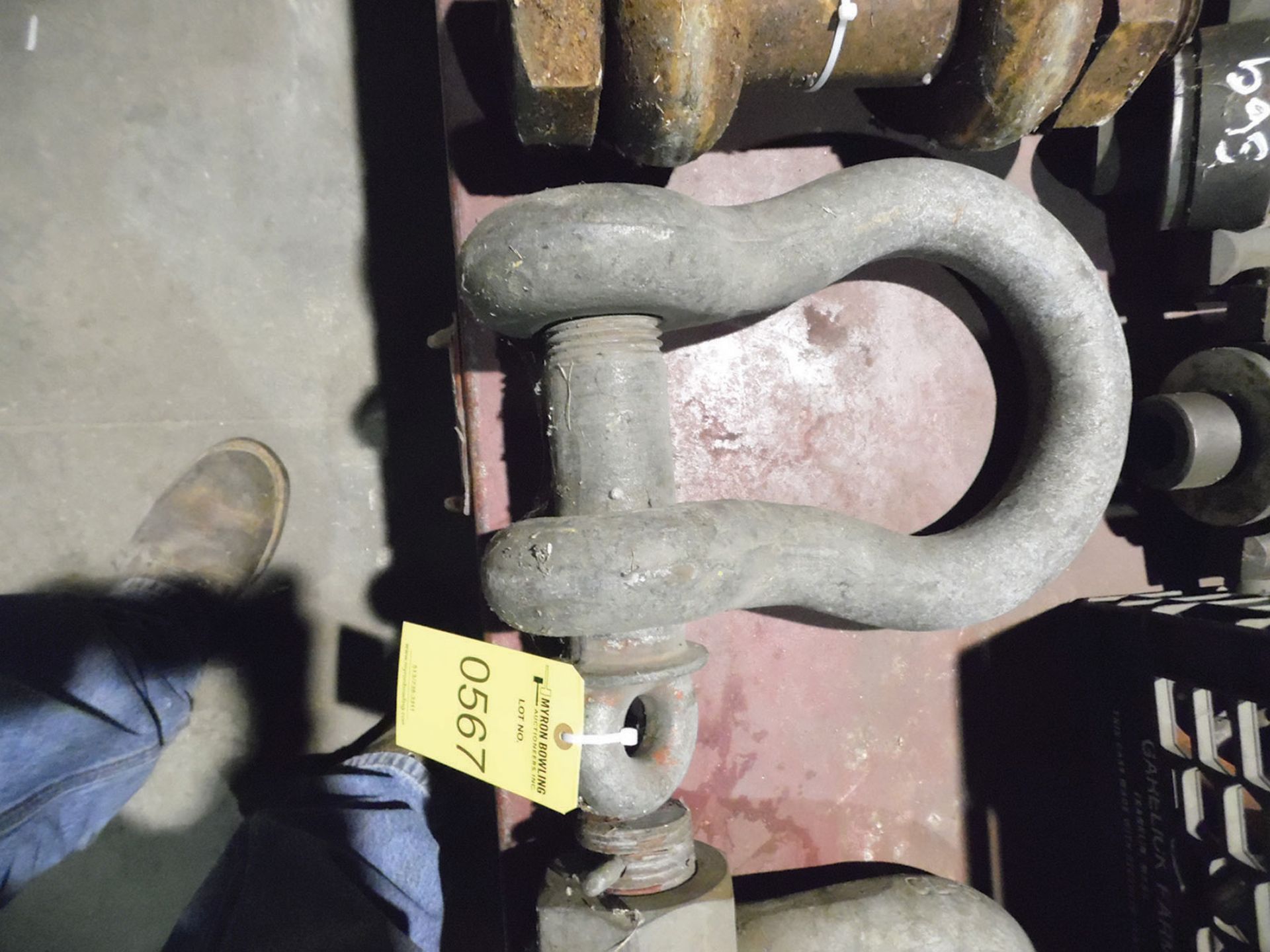 35-TON SHACKLE