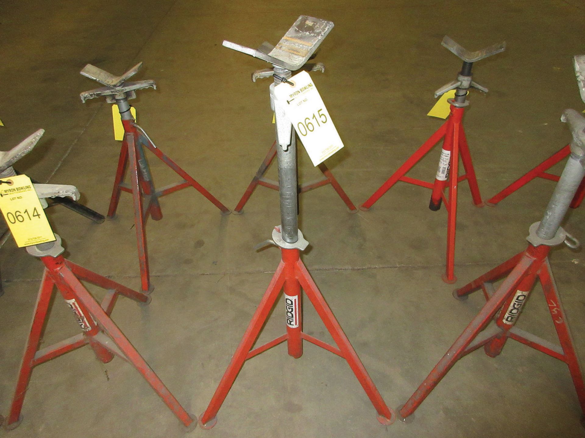 RIDGID TRIPOD MATERIAL STAND