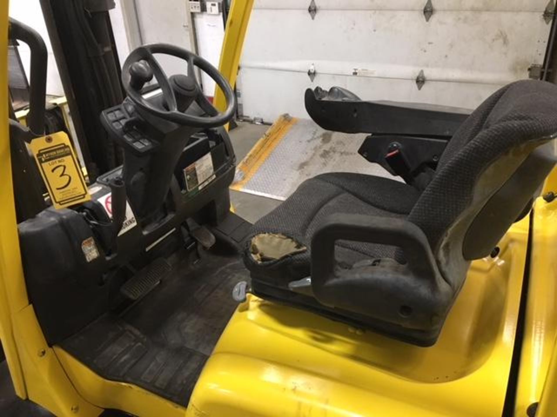 2012 HYSTER 12,000 LB. CAPACITY FORKLIFT; MODEL S12FT, S/N G004V06713K, GAS, SOLID TIRES, 83'' LOWER - Image 6 of 7