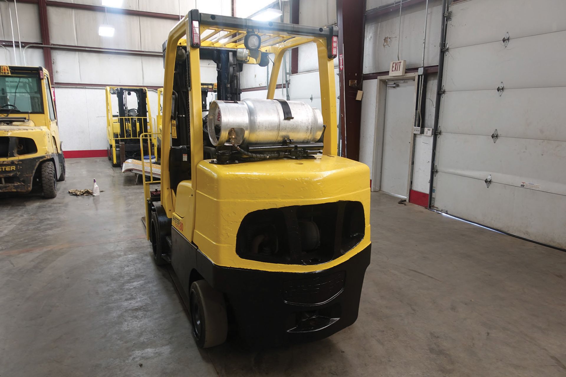 2007 HYSTER 8,000 LB. CAPACITY FORKLIFT; MODEL S80FT, S/N G004V02481E, LPG, SOLID TIRES, 87'' - Image 4 of 5