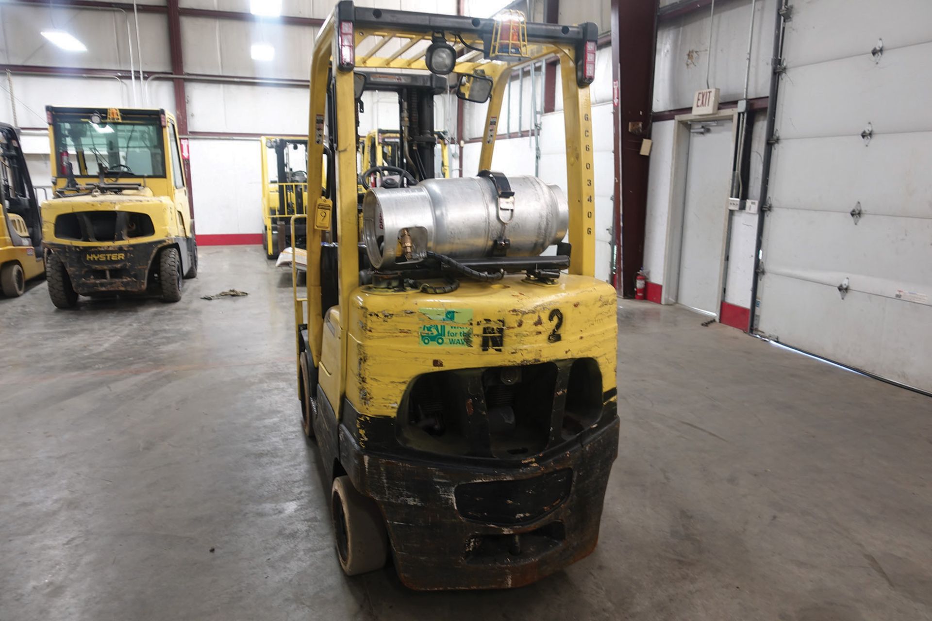 2009 HYSTER 6,000 LB. CAPACITY FORKLIFT; MODEL S60FT, S/N F187V14340G, LPG, SOLID NON-MARKING TIRES, - Image 4 of 5