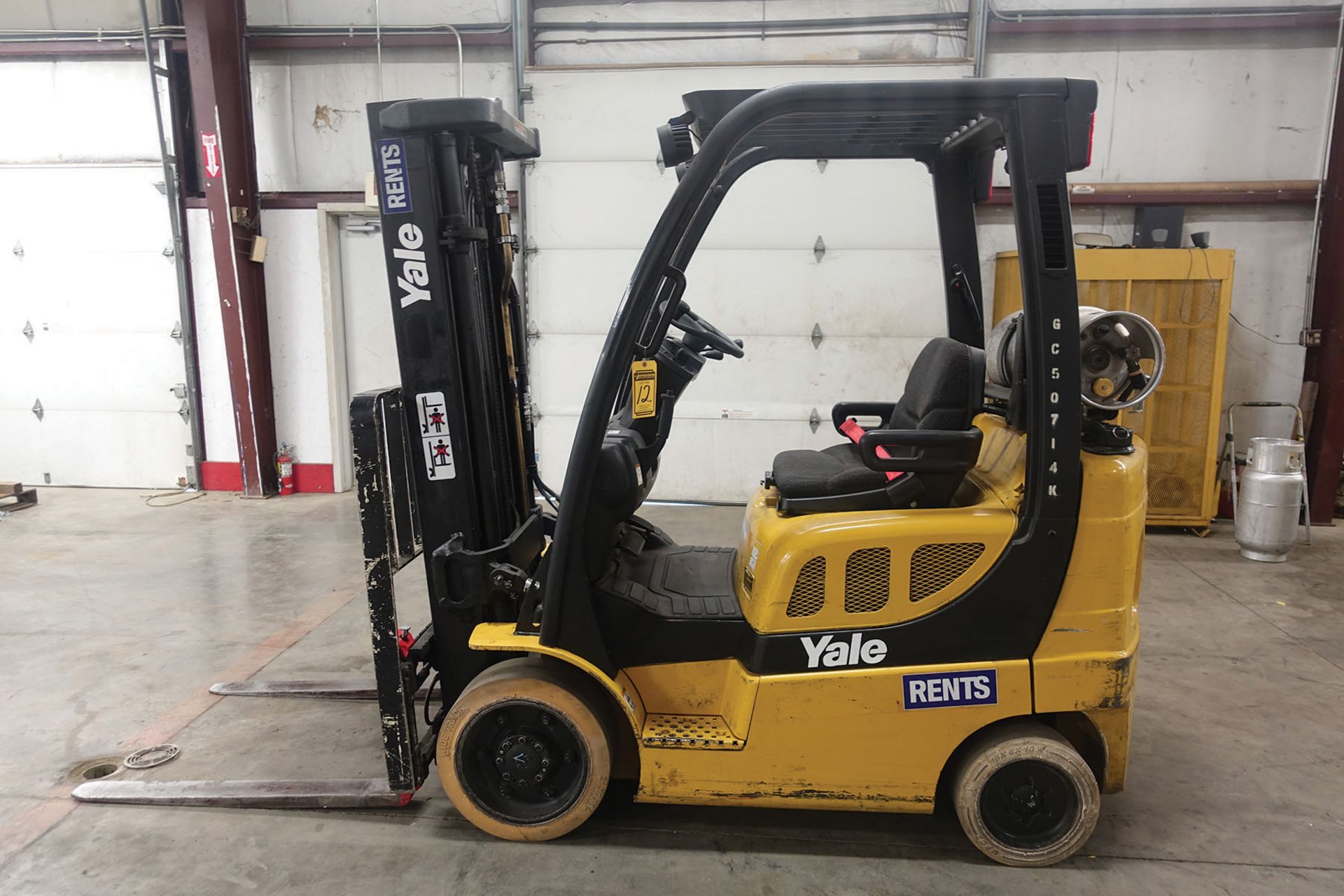 2012 YALE 5,000 LB. CAPACITY FORKLIFT; MODEL GLC050, S/N A910V19714K, LPG, SOLID NON-MARKING