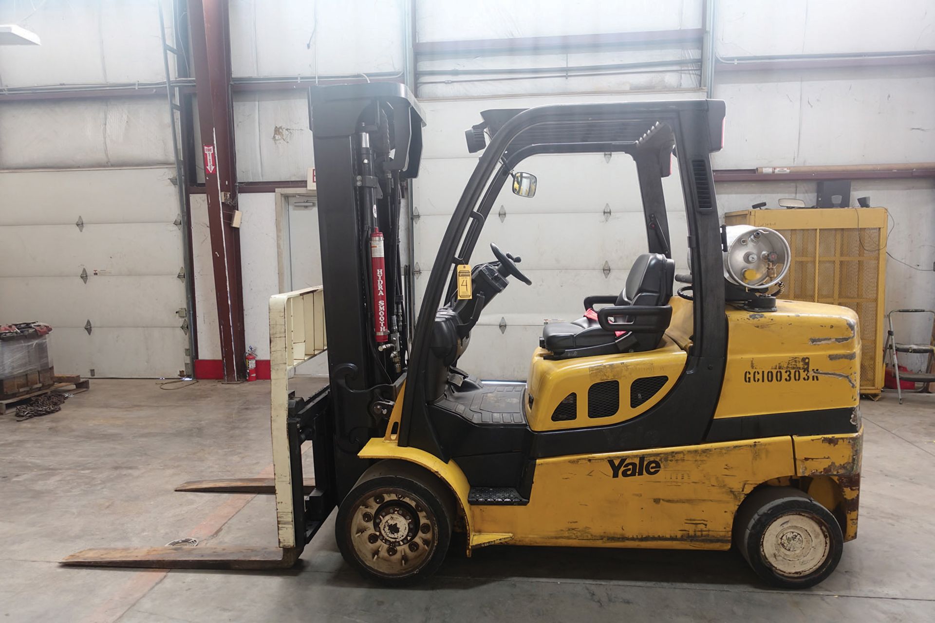 2012 YALE 10,000 LB. CAPACITY FORKLIFT; MODEL GLC100, S/N E818V04303K, LPG, SOLID TIRES, 90''