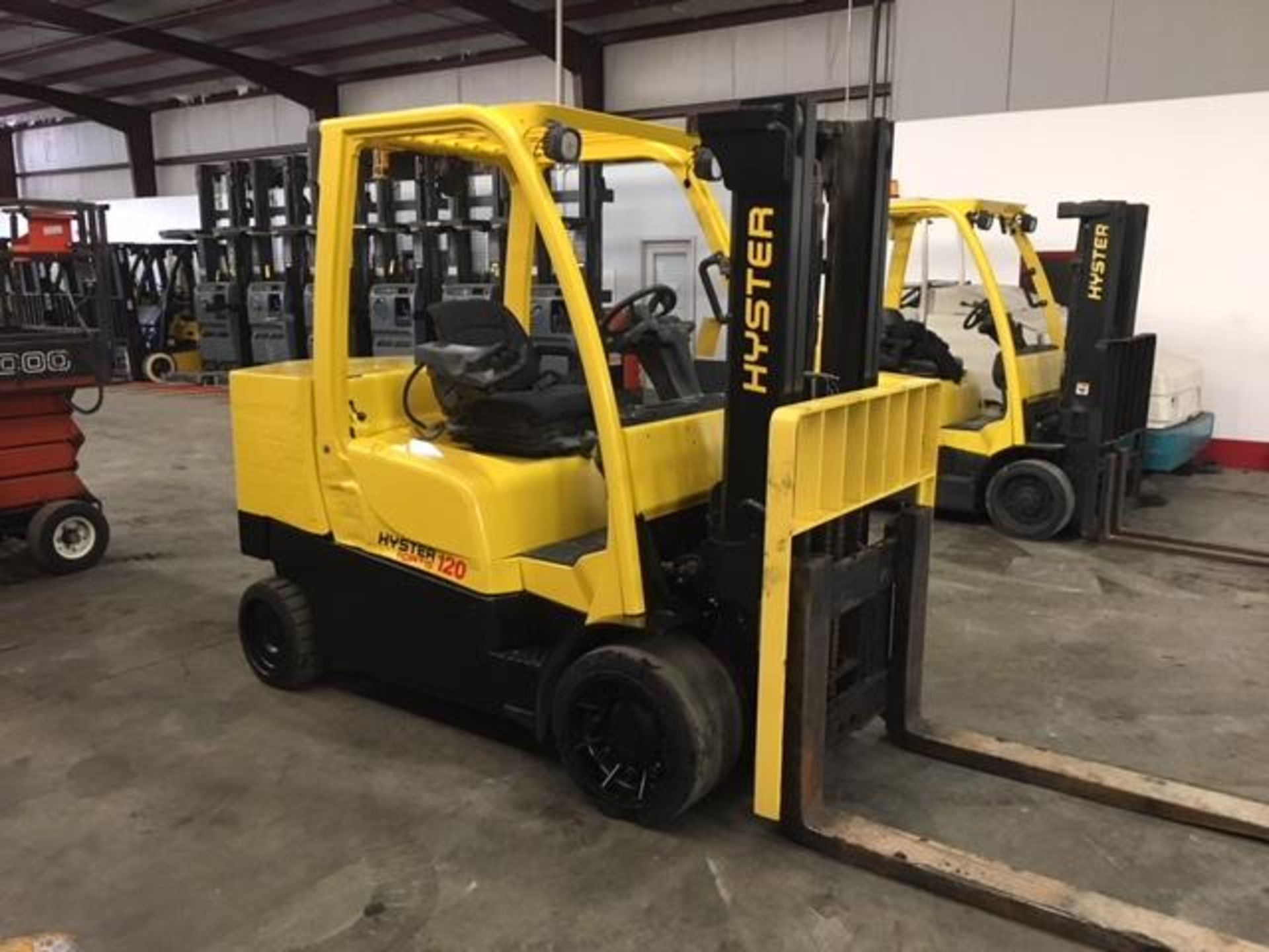 2012 HYSTER 12,000 LB. CAPACITY FORKLIFT; MODEL S12FT, S/N G004V06713K, GAS, SOLID TIRES, 83'' LOWER - Image 4 of 7