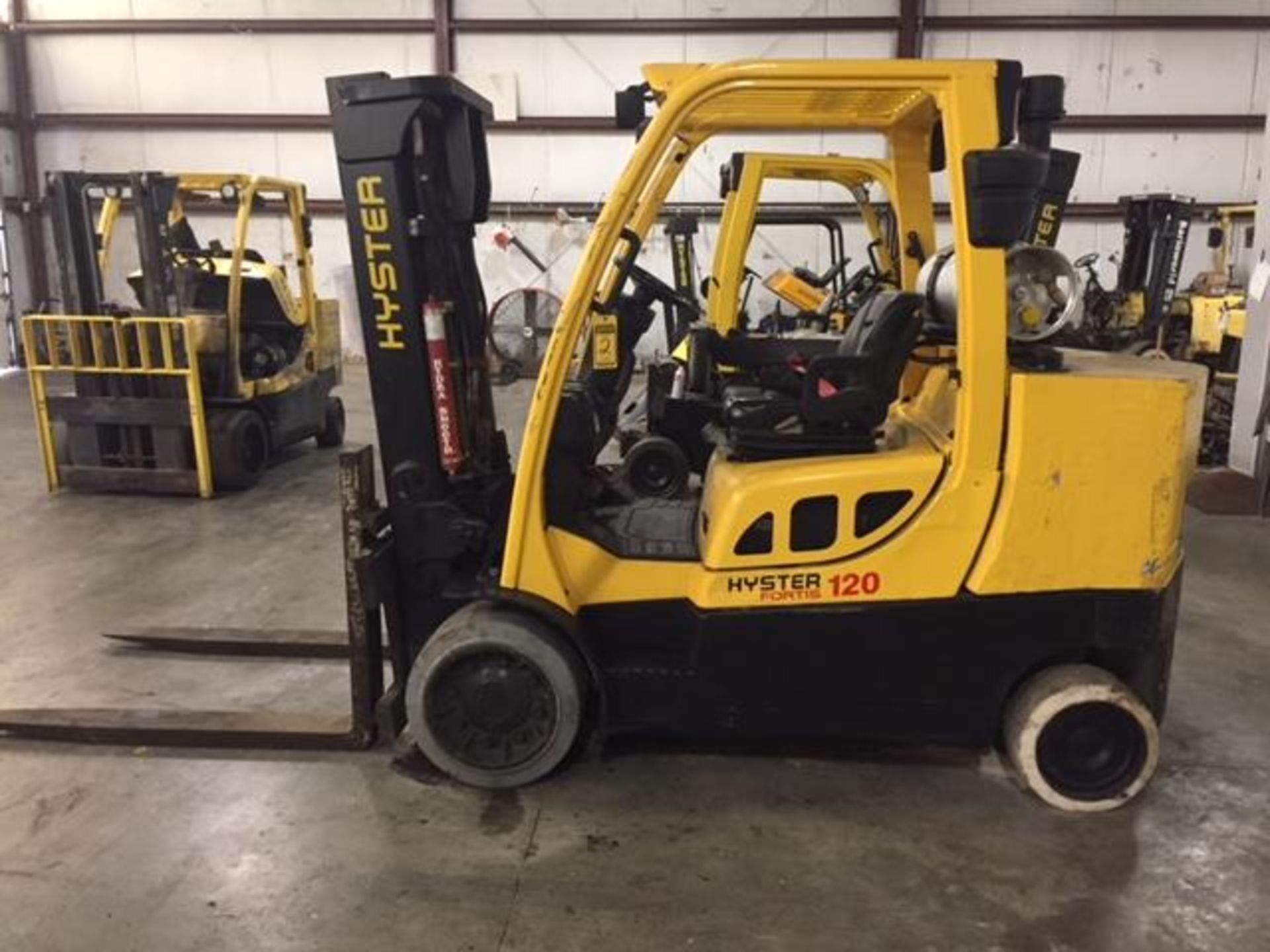 2012 HYSTER 12,000 LB. CAPACITY FORKLIFT; MODEL S120FT, S/N G004V06683K, LPG, SOLID NON-MARKING