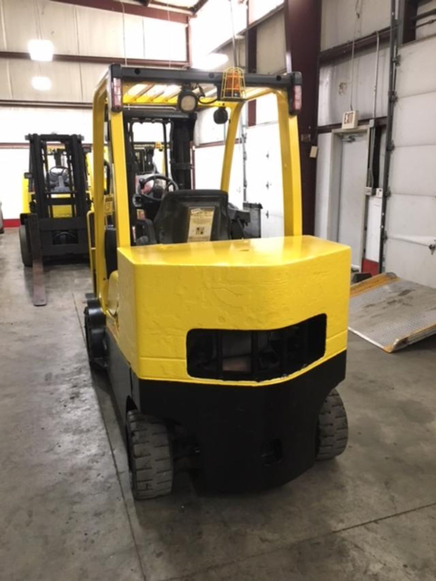 2012 HYSTER 12,000 LB. CAPACITY FORKLIFT; MODEL S12FT, S/N G004V06713K, GAS, SOLID TIRES, 83'' LOWER - Image 5 of 7