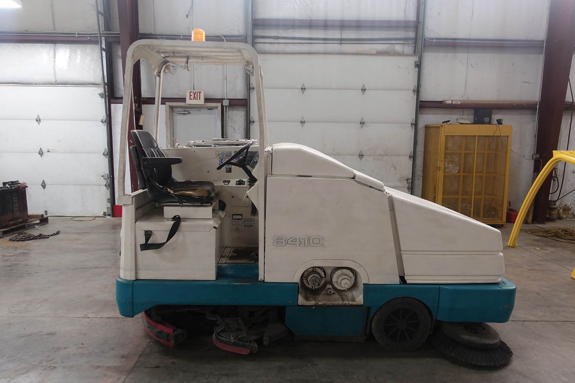 TENNANT SWEEPER/SCRUBBER; MODEL 8410, S/N 8410-14163, LPG, WEIGHT 7,000 LB., 60'' SWEEPING PATH, 2-