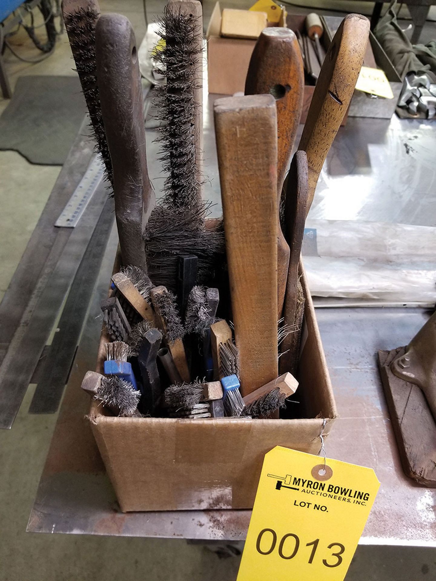 BOX OF ASSORTED WIRE BRUSHES & WELDING BRUSHES