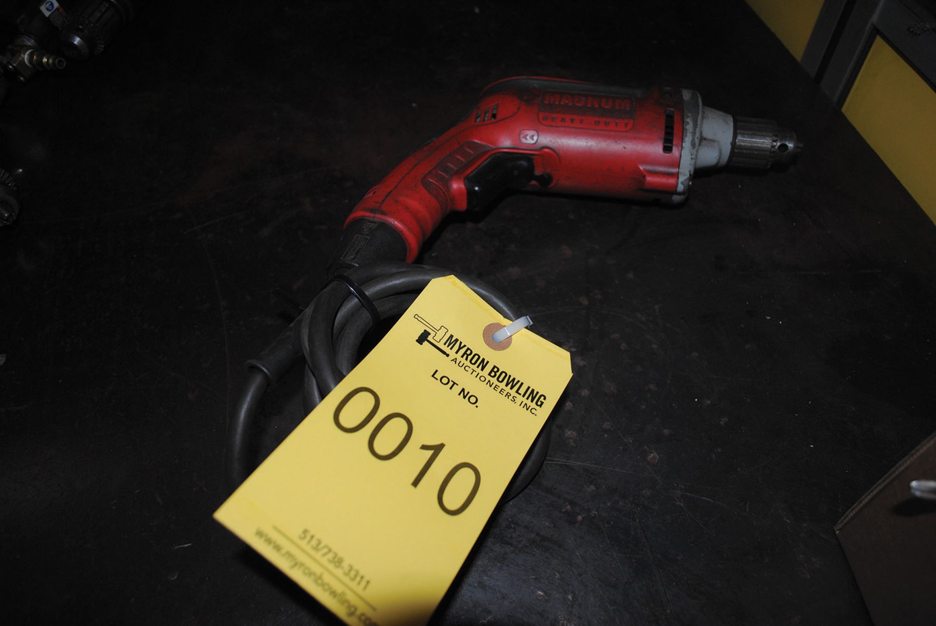 MILWAUKEE 1/4'' ELECTRIC DRILL