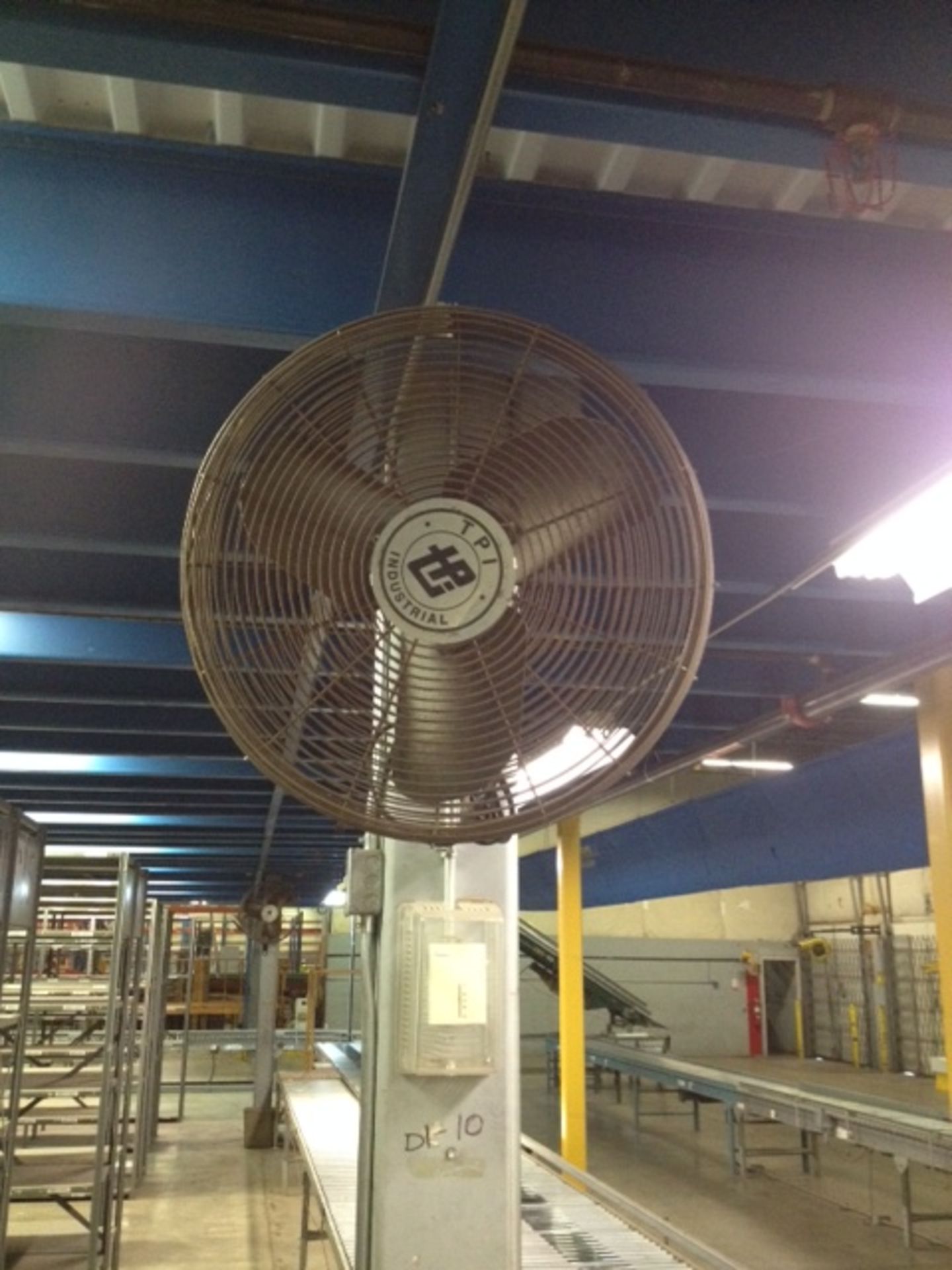 INDUSTRIAL FAN 22" - 28" FIRST COME, FIRST SERVE